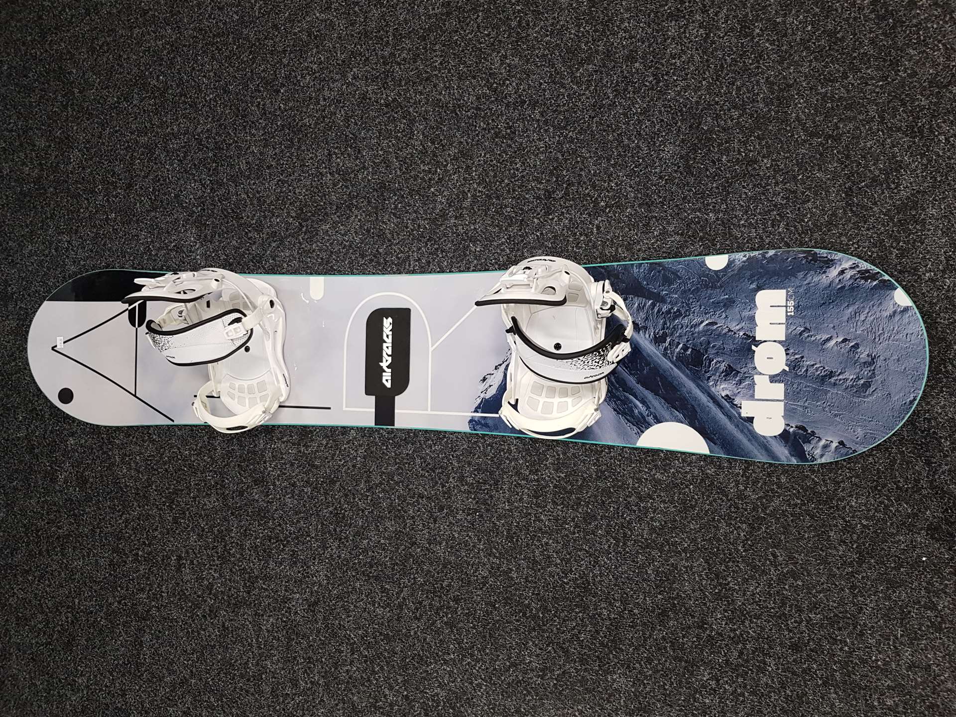 Použitý snowboard Airtracks Drom + viazanie Airtracks velkosť M