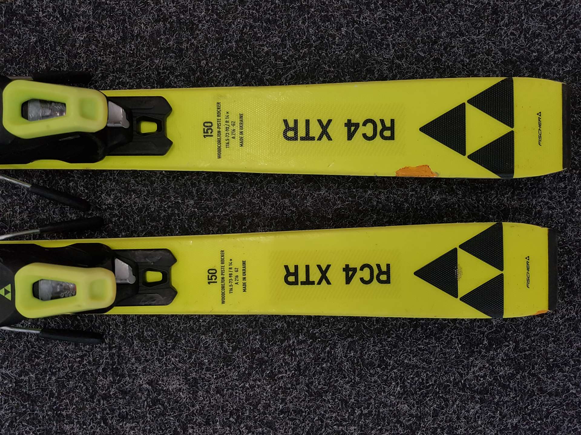 Bazárové lyže FISCHER RC4 XTR