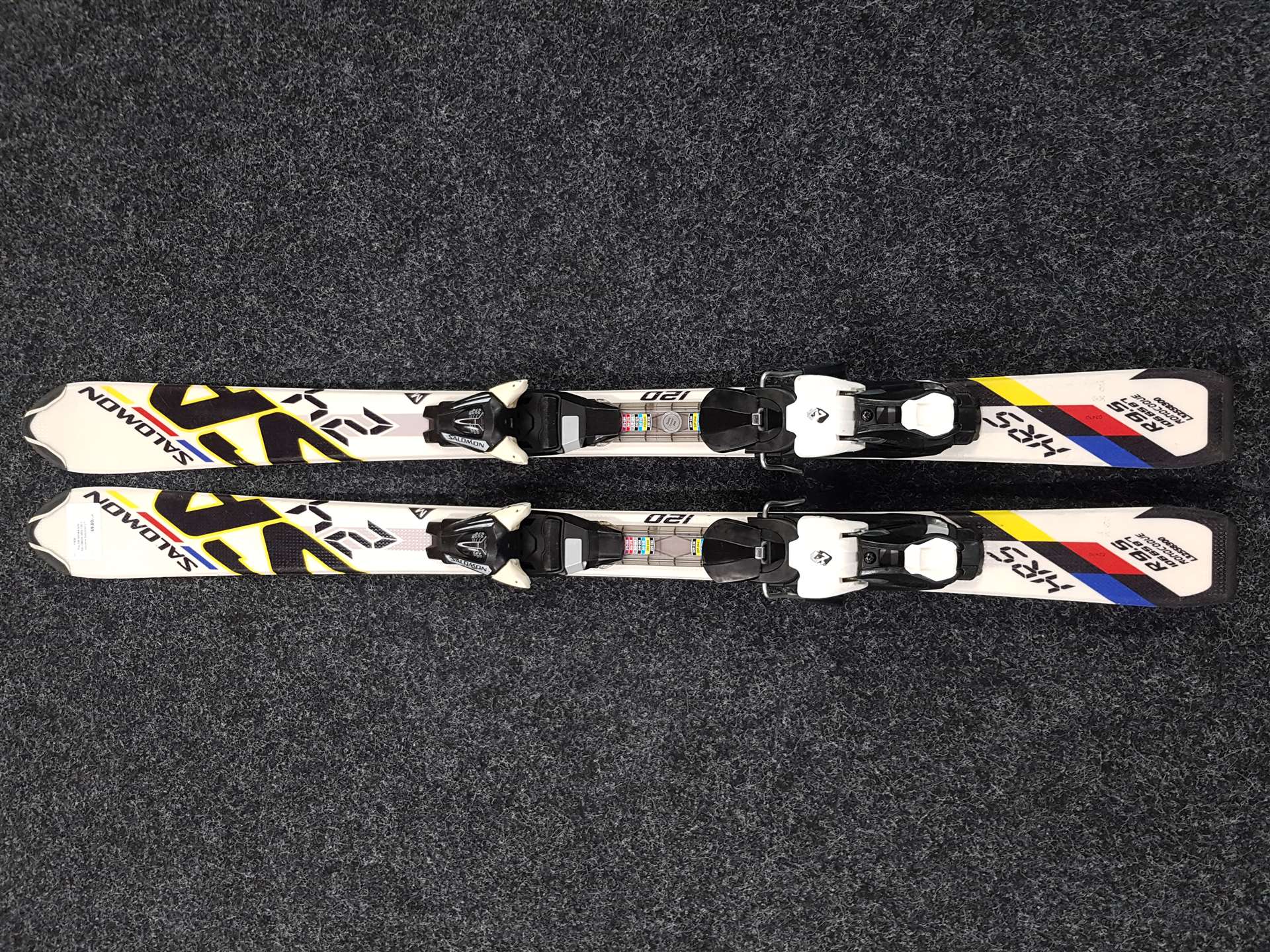 Použité dětské lyže SALOMON HRS 120 + vázání Salomon L7