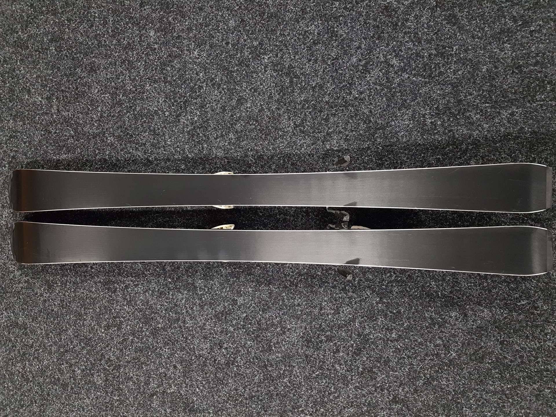 Použité dětské lyže SALOMON HRS 120 + vázání Salomon L7