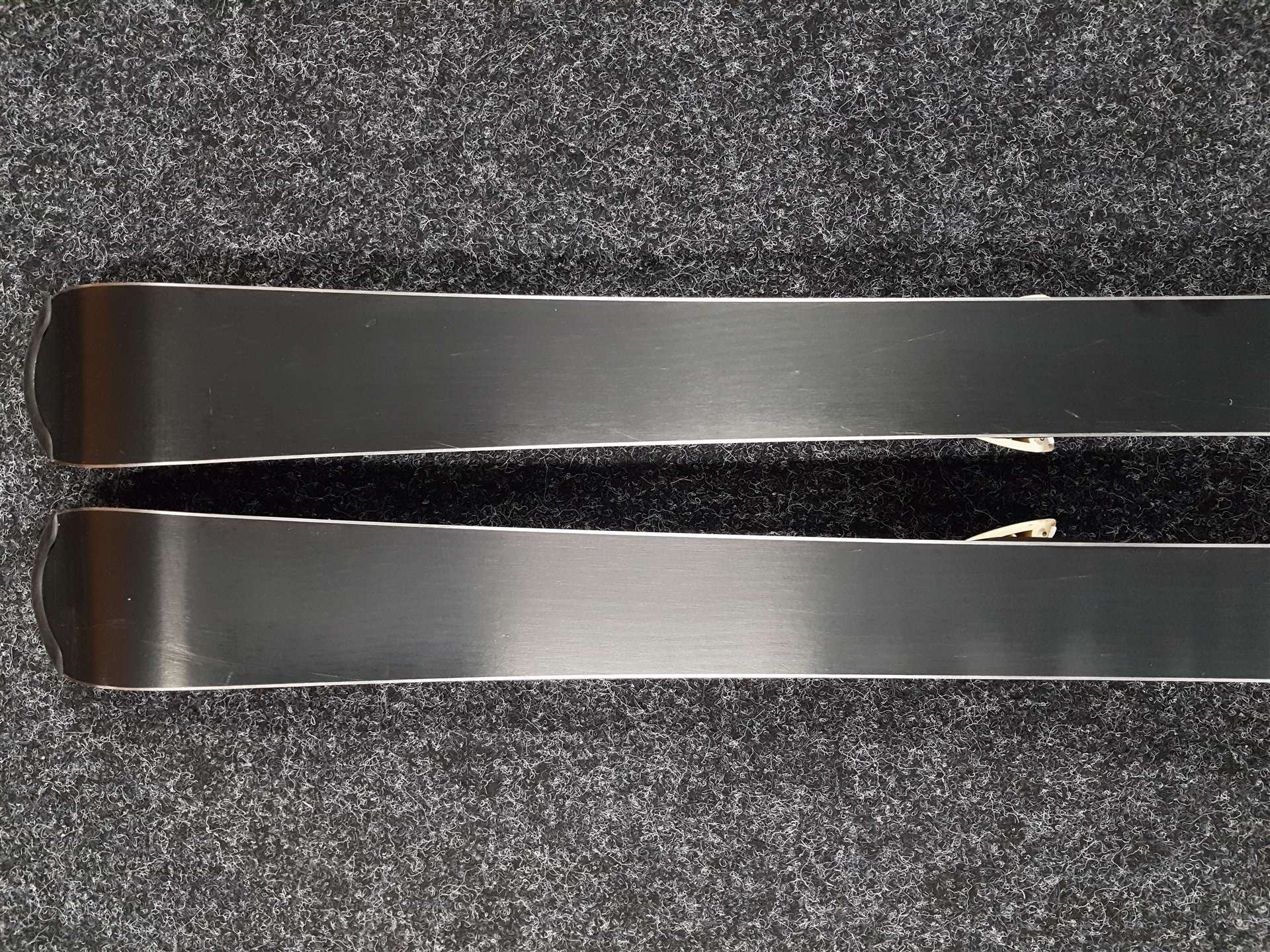 Použité dětské lyže SALOMON HRS 120 + vázání Salomon L7