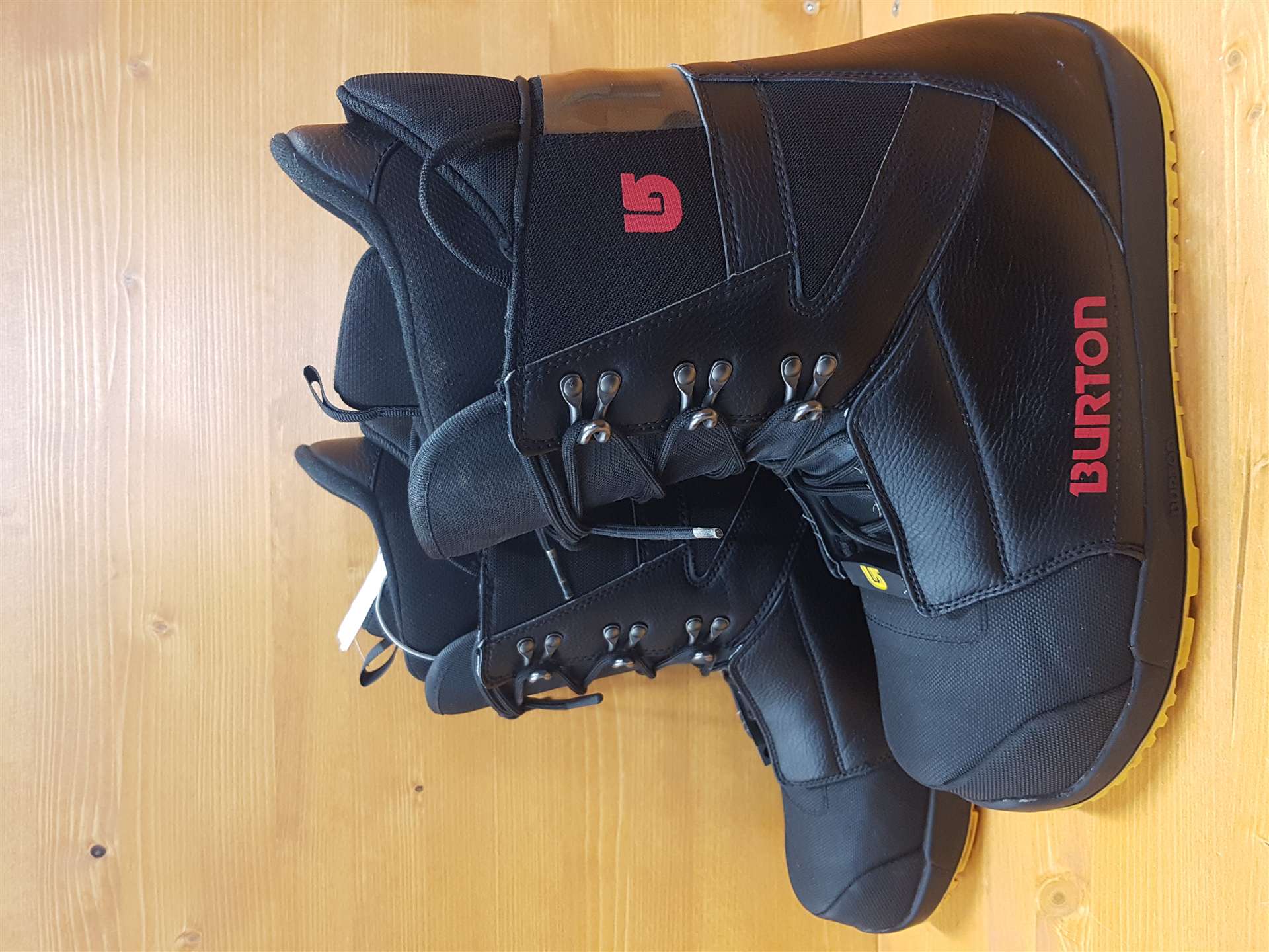 Ghete de snowboard BURTON Progression folosite