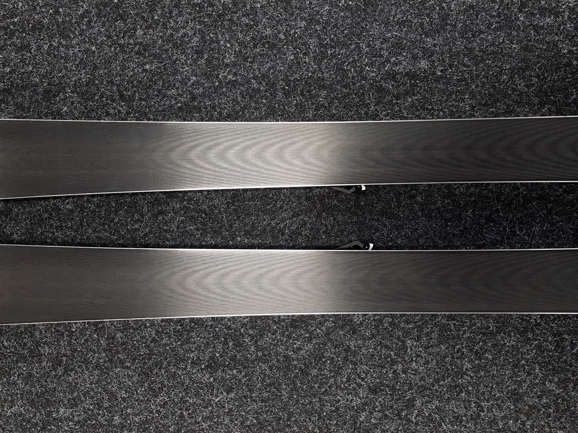 Skis ATOMIC REDSTER SC d'occasion + fixations Atomic10