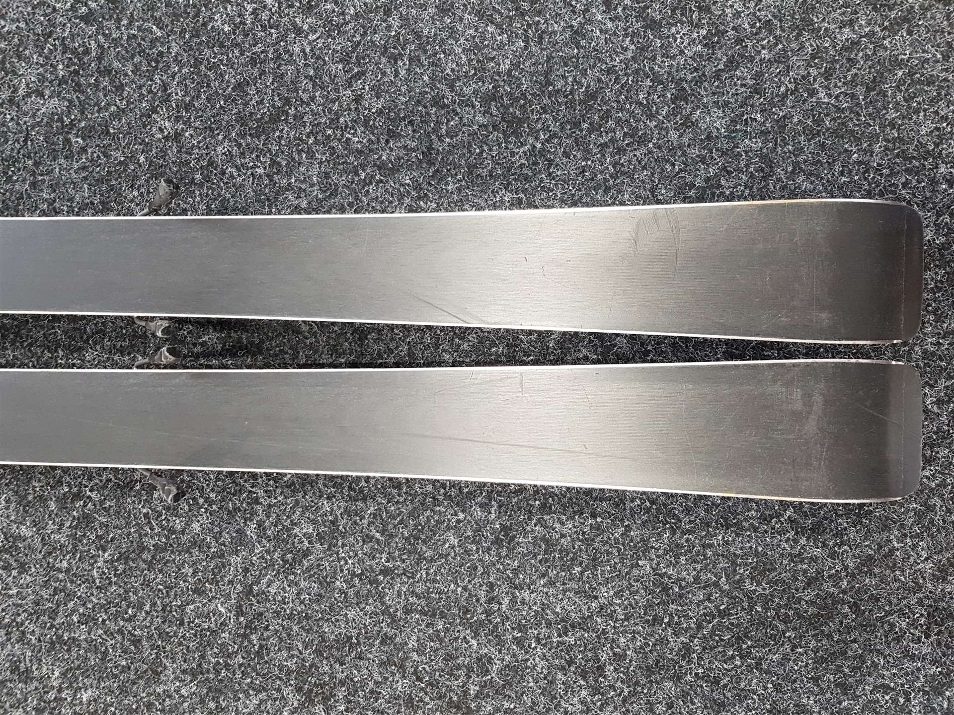 Rabljene smuči VOLKL Racetiger GS + vezi Marker 4.5