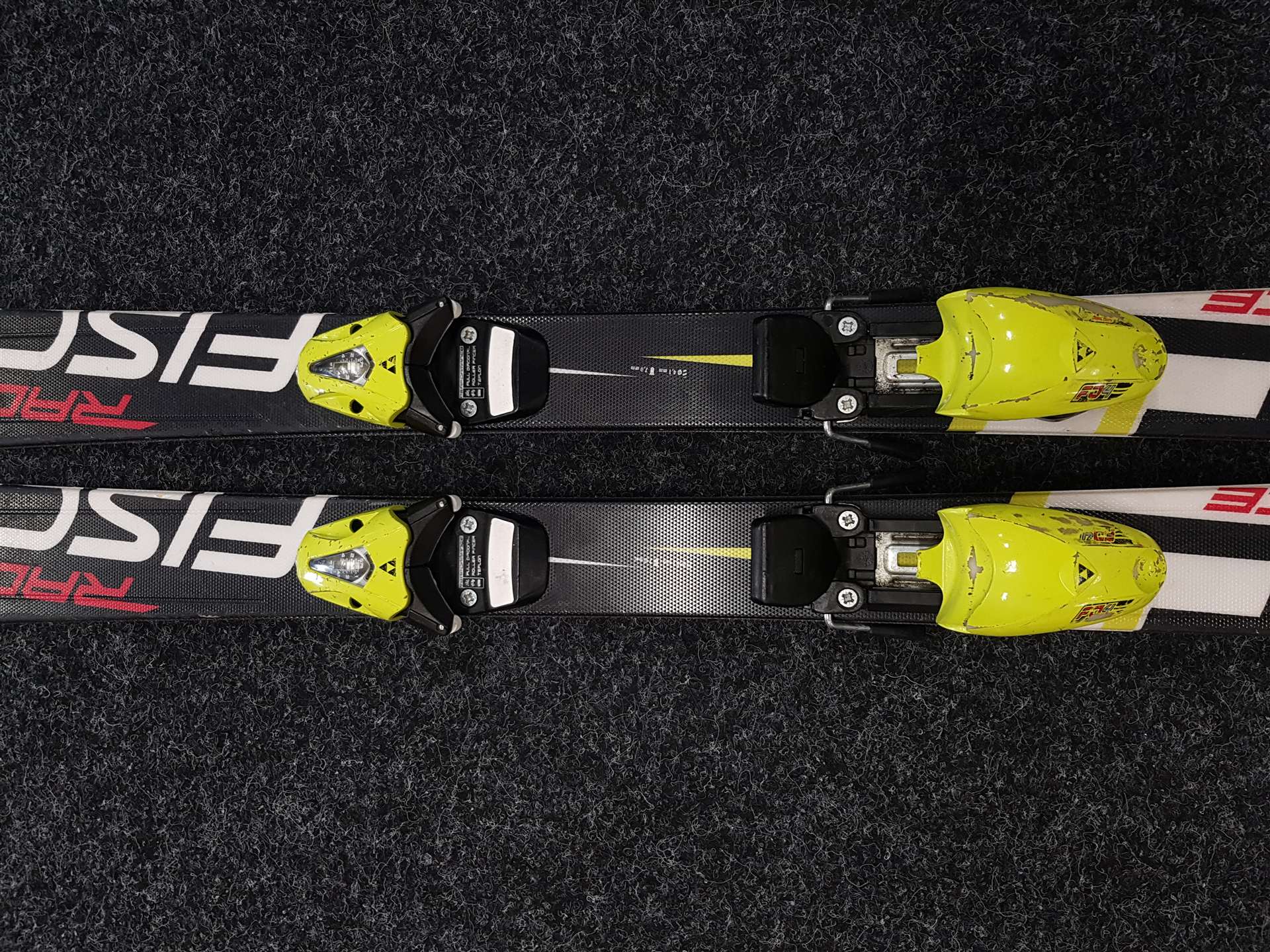 Sci da corsa per bambini FISCHER usati + attacchi Fischer FJ 4