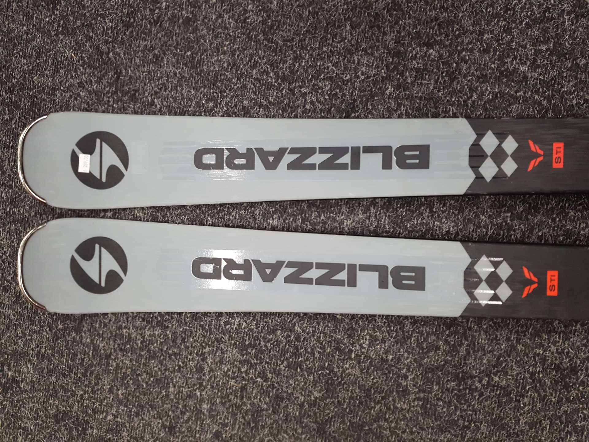 Použité lyže BLIZZARD FIREBIRD