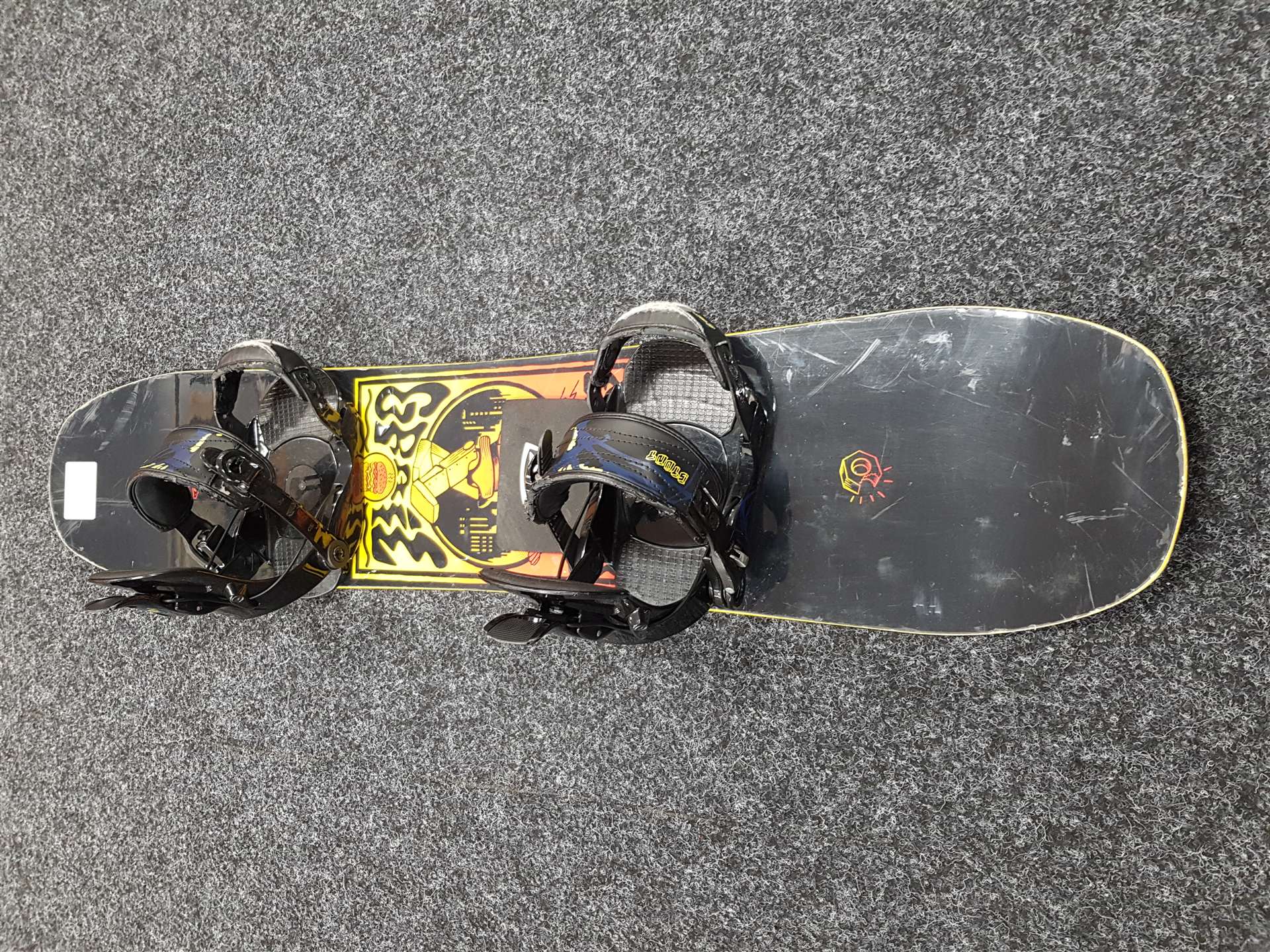 Używana deska snowboardowa SALOMON Grail + wiązania Stunt Fast Tec rozmiar XS/S