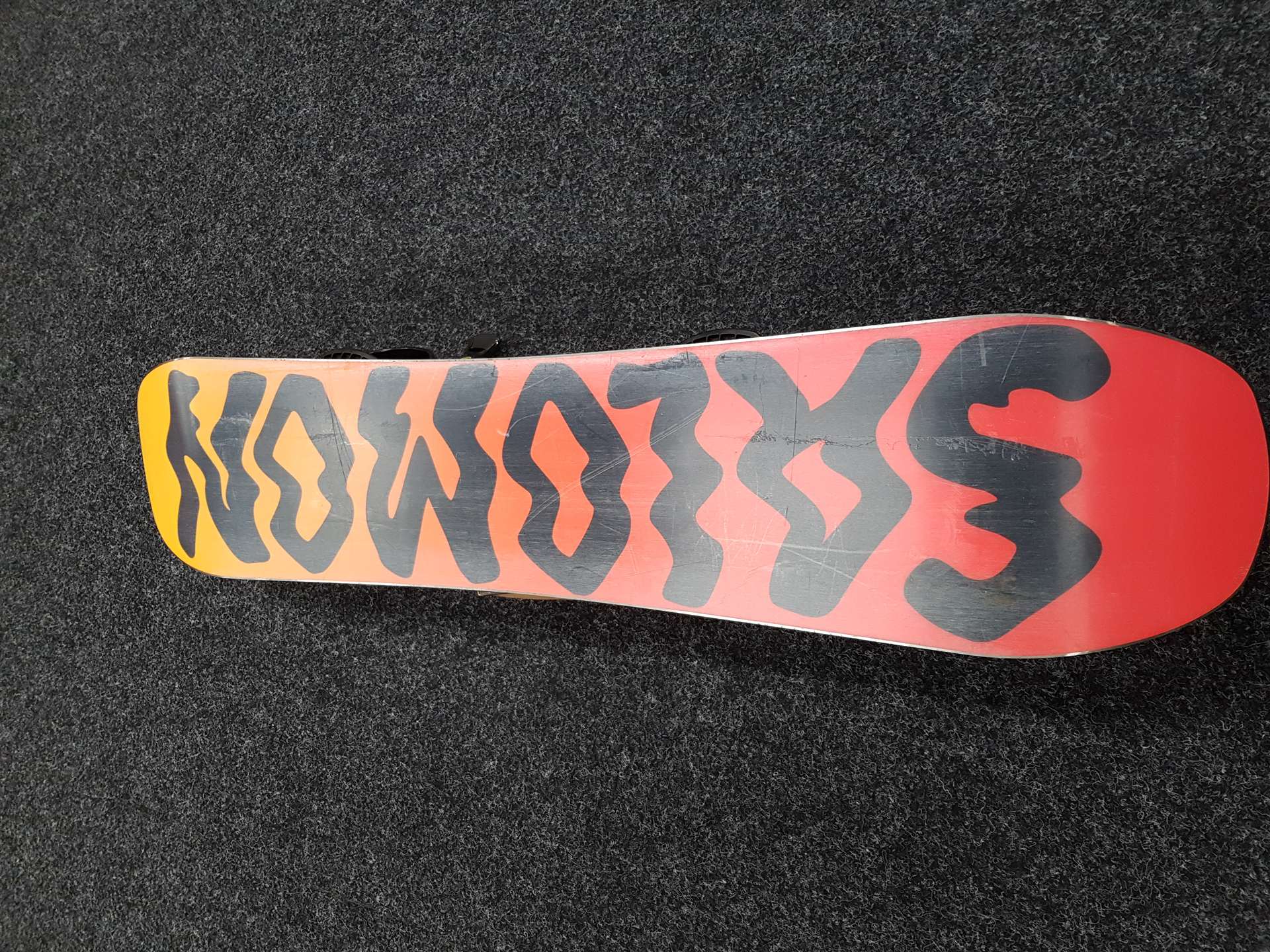 Używana deska snowboardowa SALOMON Grail + wiązania Stunt Fast Tec rozmiar XS/S