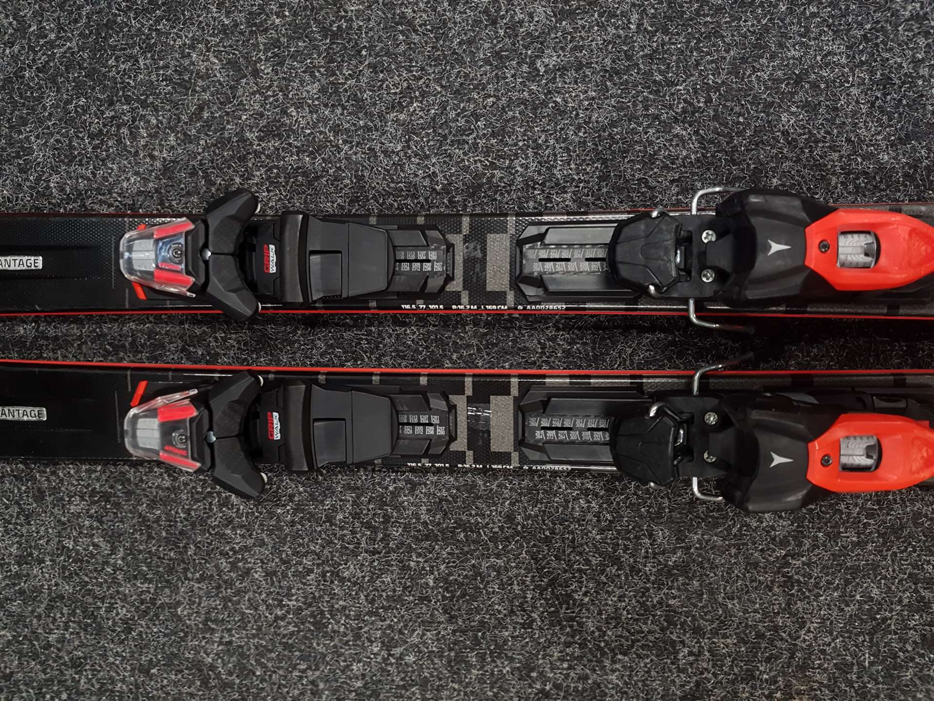 Bazárové lyže Atomic Vantage 77 Ti 169cm