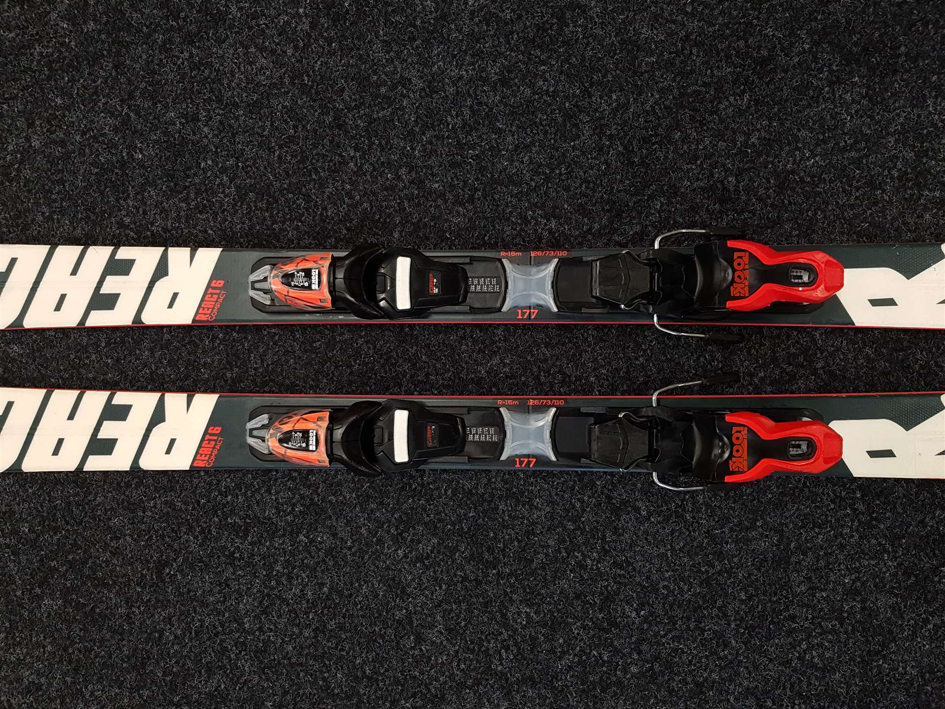 Použité lyže ROSSIGNOL React 6 Compact + viazanie Look Xpress 11