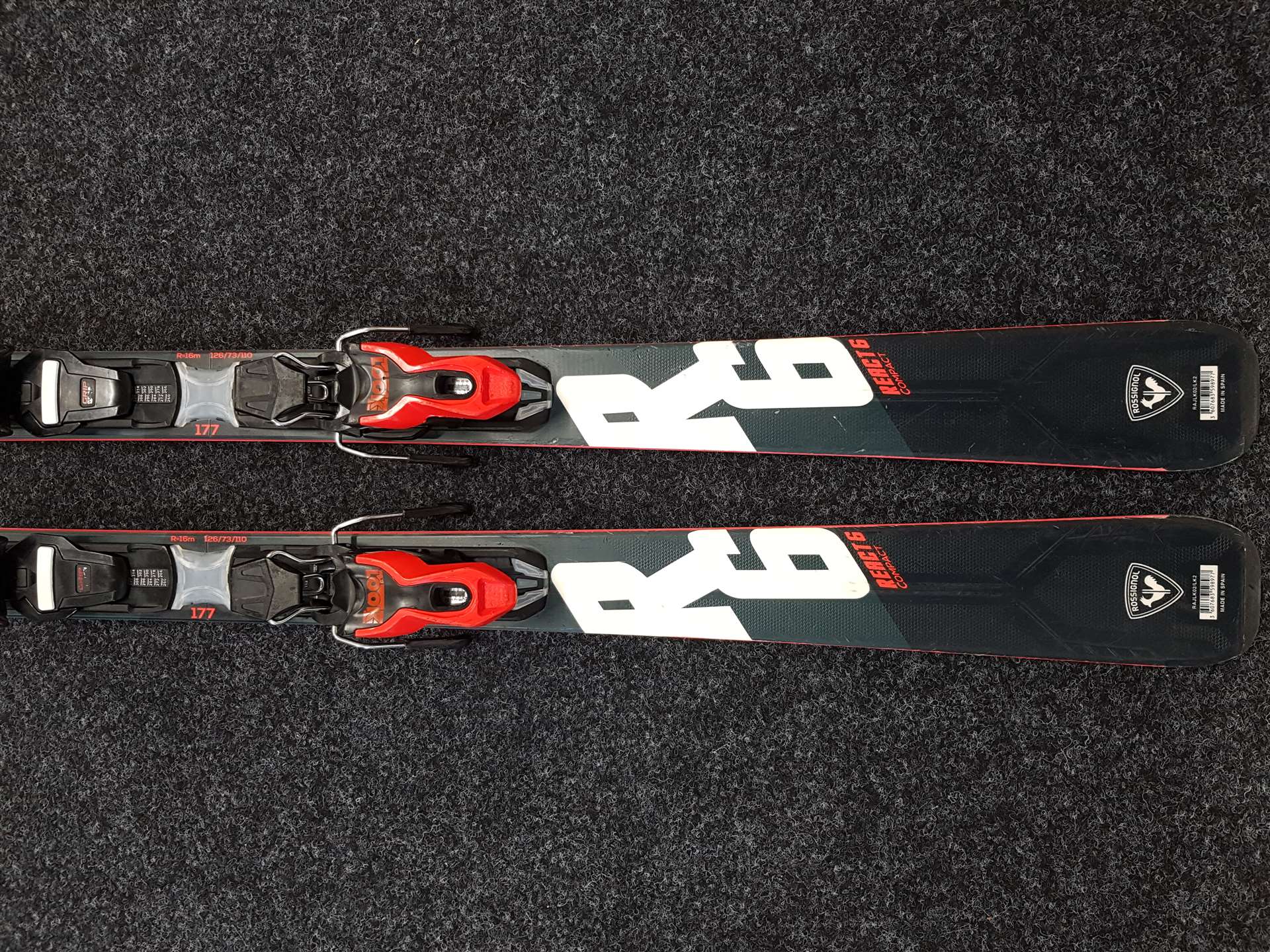 Použité lyže ROSSIGNOL React 6 Compact + viazanie Look Xpress 11