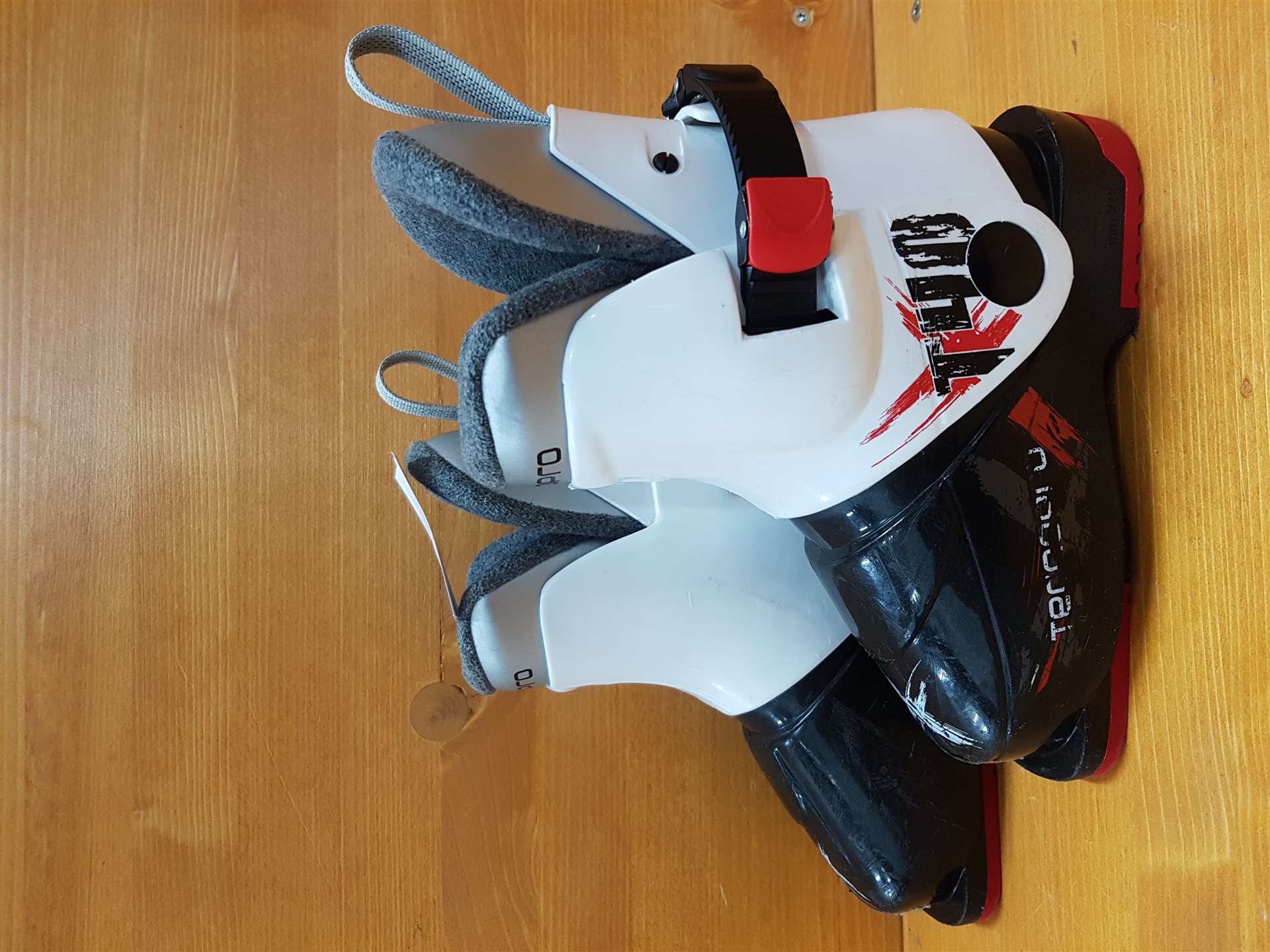 Použité lyžiarky TECNOPRO T40