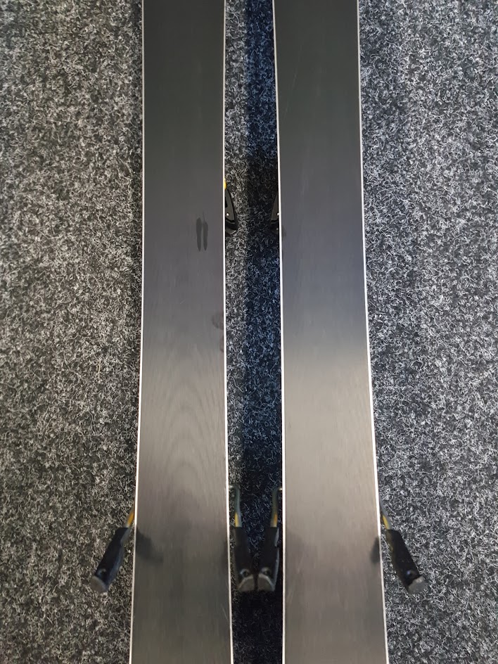 Gebrauchte Atomic Redster ST Ski + Atomic 10 Bindungen