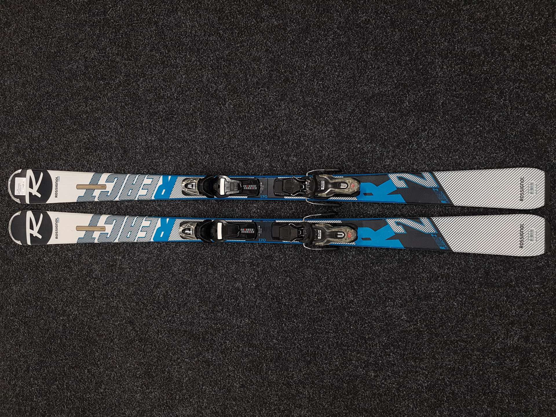 Použité lyže ROSSIGNOL React 2 Carbon + viazanie Look Xpress 10