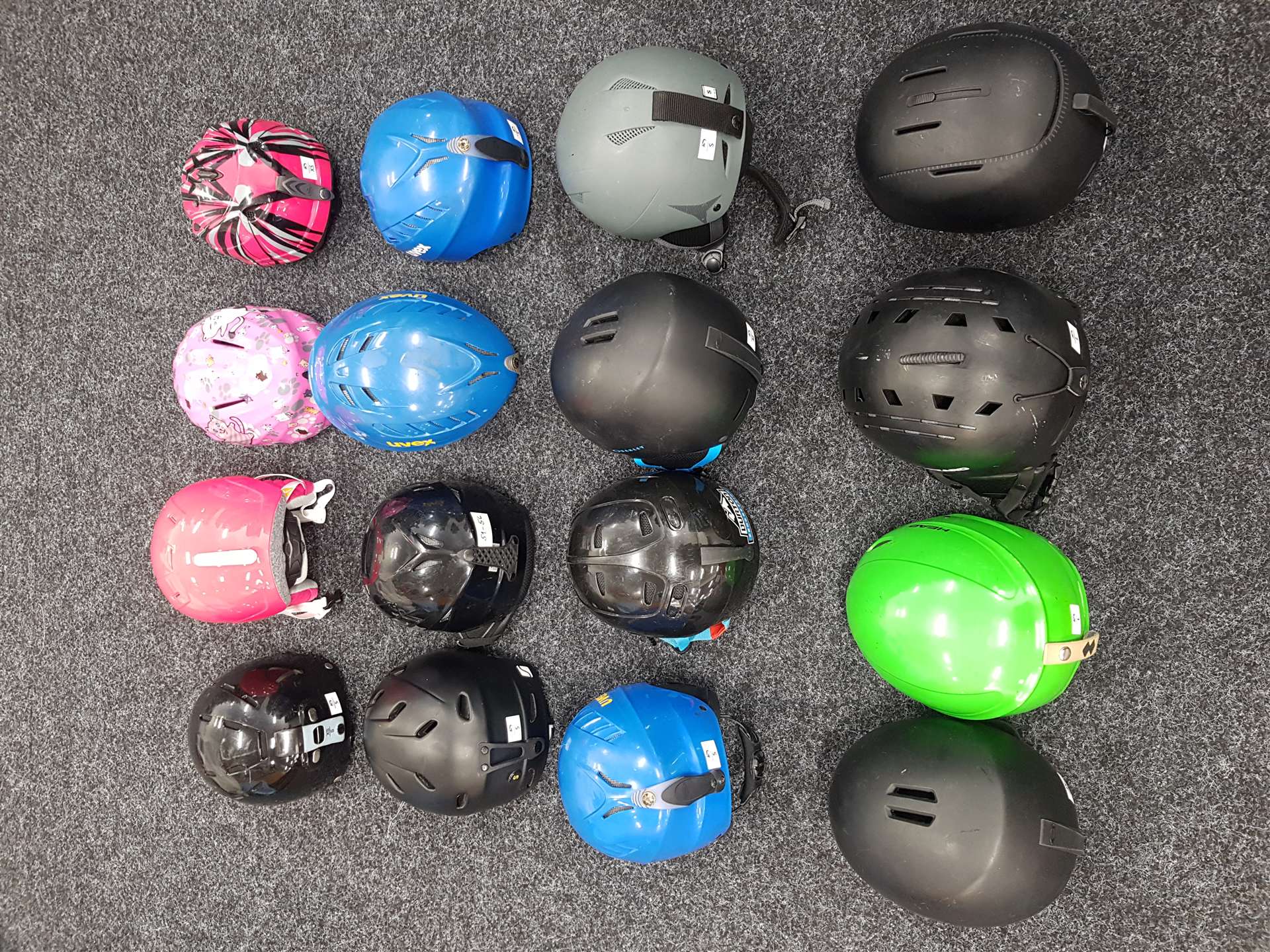 Gebrauchte Helme, gemischt, 16 Stück (XS-XL)