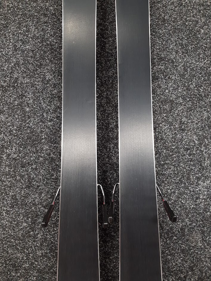 Schiuri Rossignol React 6 Compact folosite