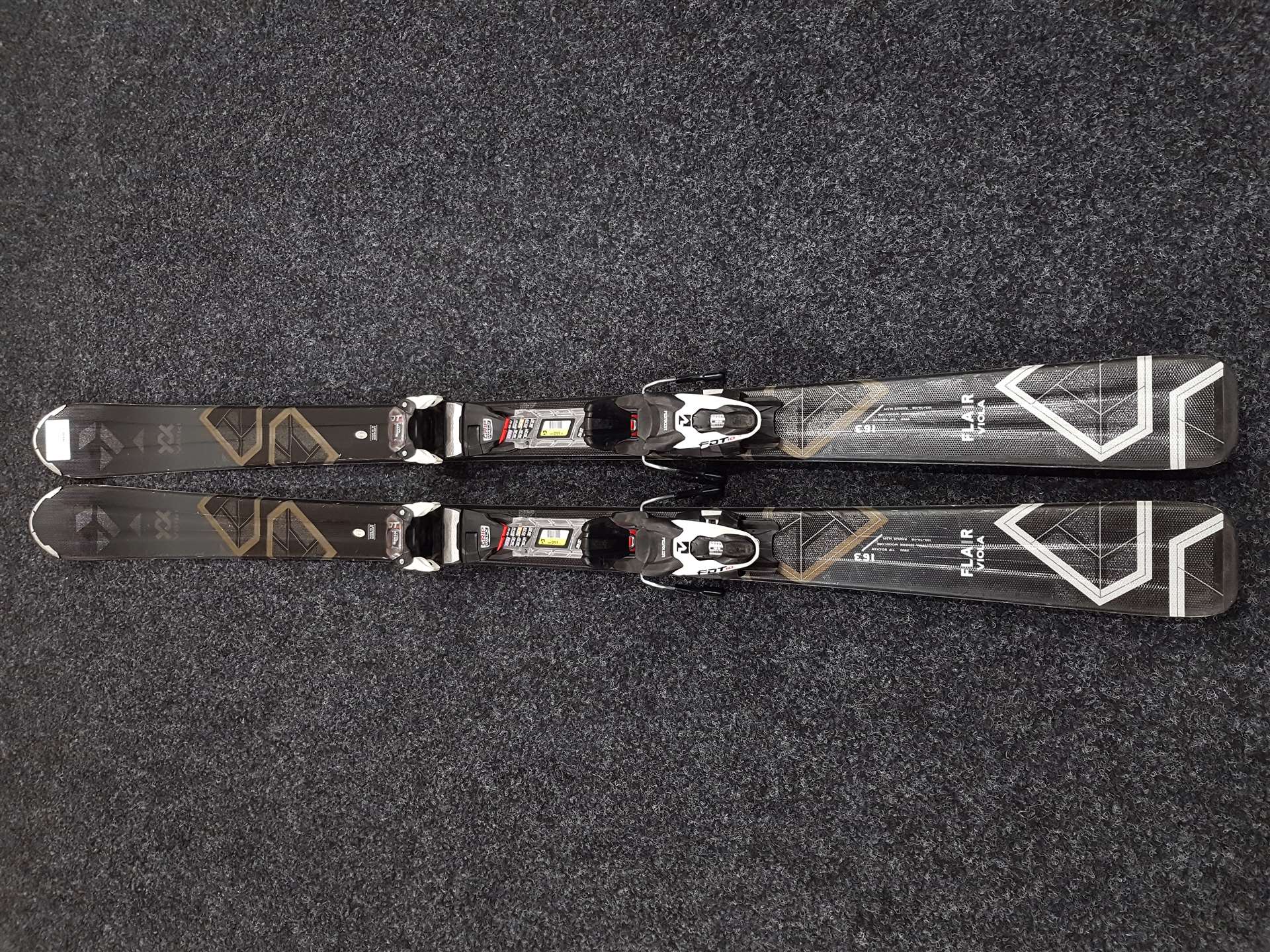 Sci VOLKL Flair Viola usati + attacchi Marker FDT 10