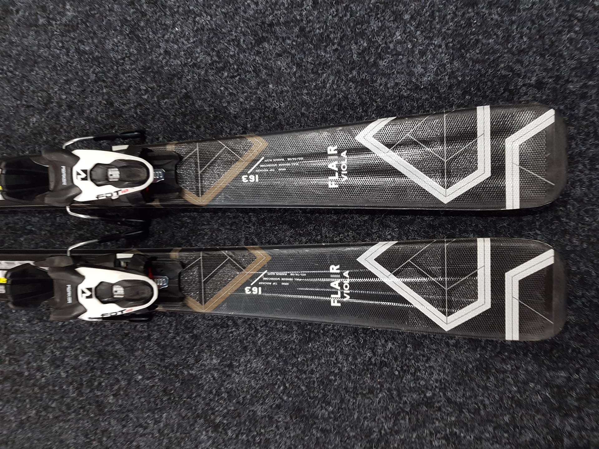 Sci VOLKL Flair Viola usati + attacchi Marker FDT 10
