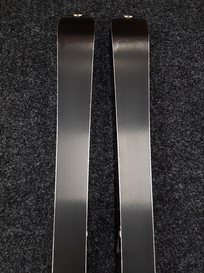 Gebrauchte ATOMIC Race 8 Ski + Atomic Ewox 7 Bindungen