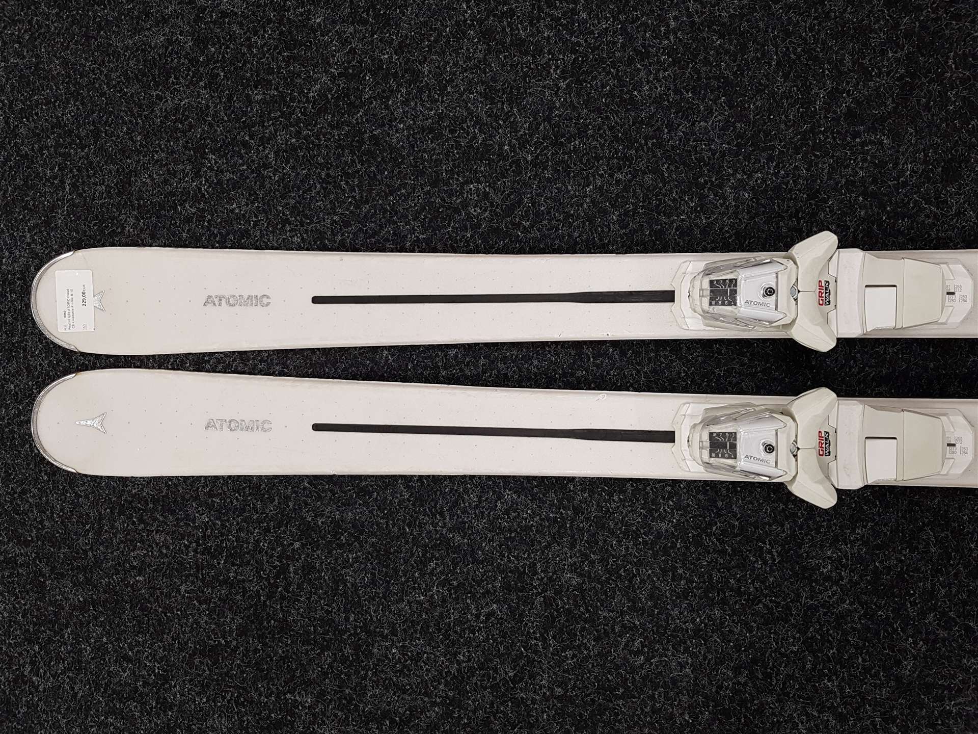Gebrauchte ATOMIC Cloud C8 Ski + Atomic M 10 Bindungen