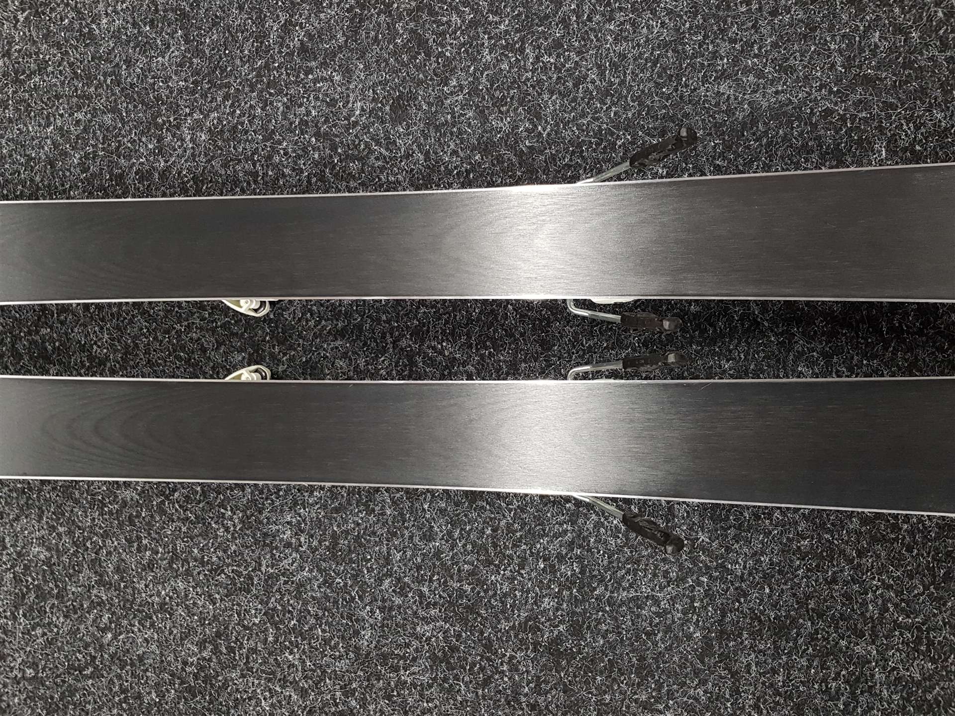 Gebrauchte ATOMIC Cloud C8 Ski + Atomic M 10 Bindungen