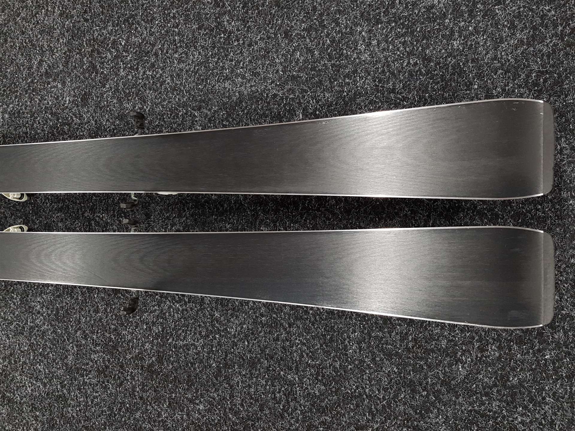 Gebrauchte ATOMIC Cloud C8 Ski + Atomic M 10 Bindungen
