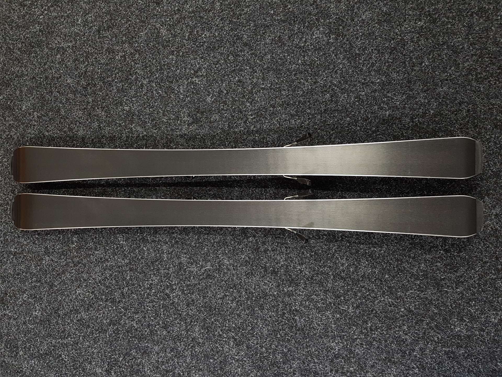 Gebrauchte Kinderskier SPORTEN Venus + Tyrolia SLR 7.5 Bindungen