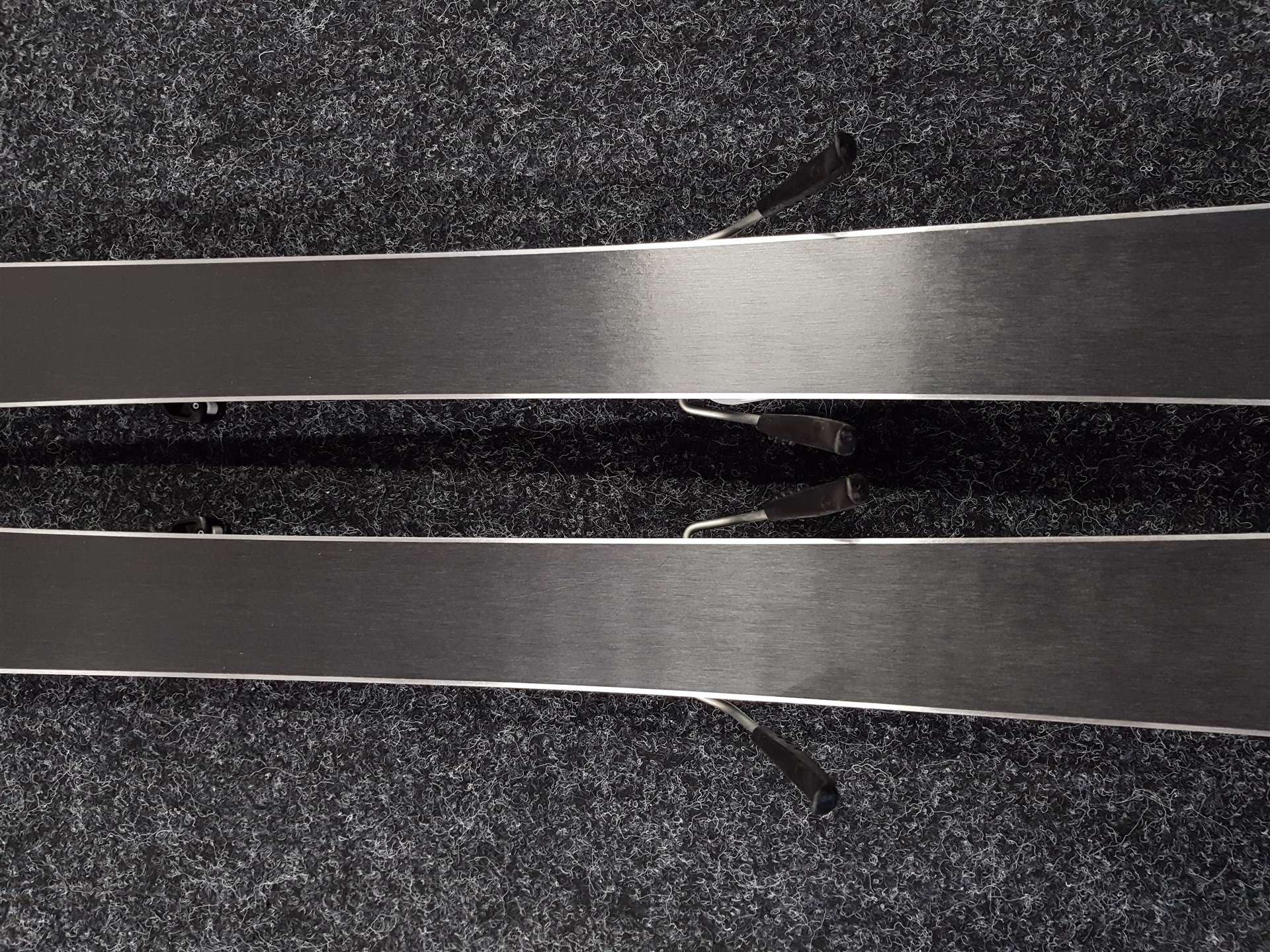 Gebrauchte Kinderskier SPORTEN Venus + Tyrolia SLR 7.5 Bindungen