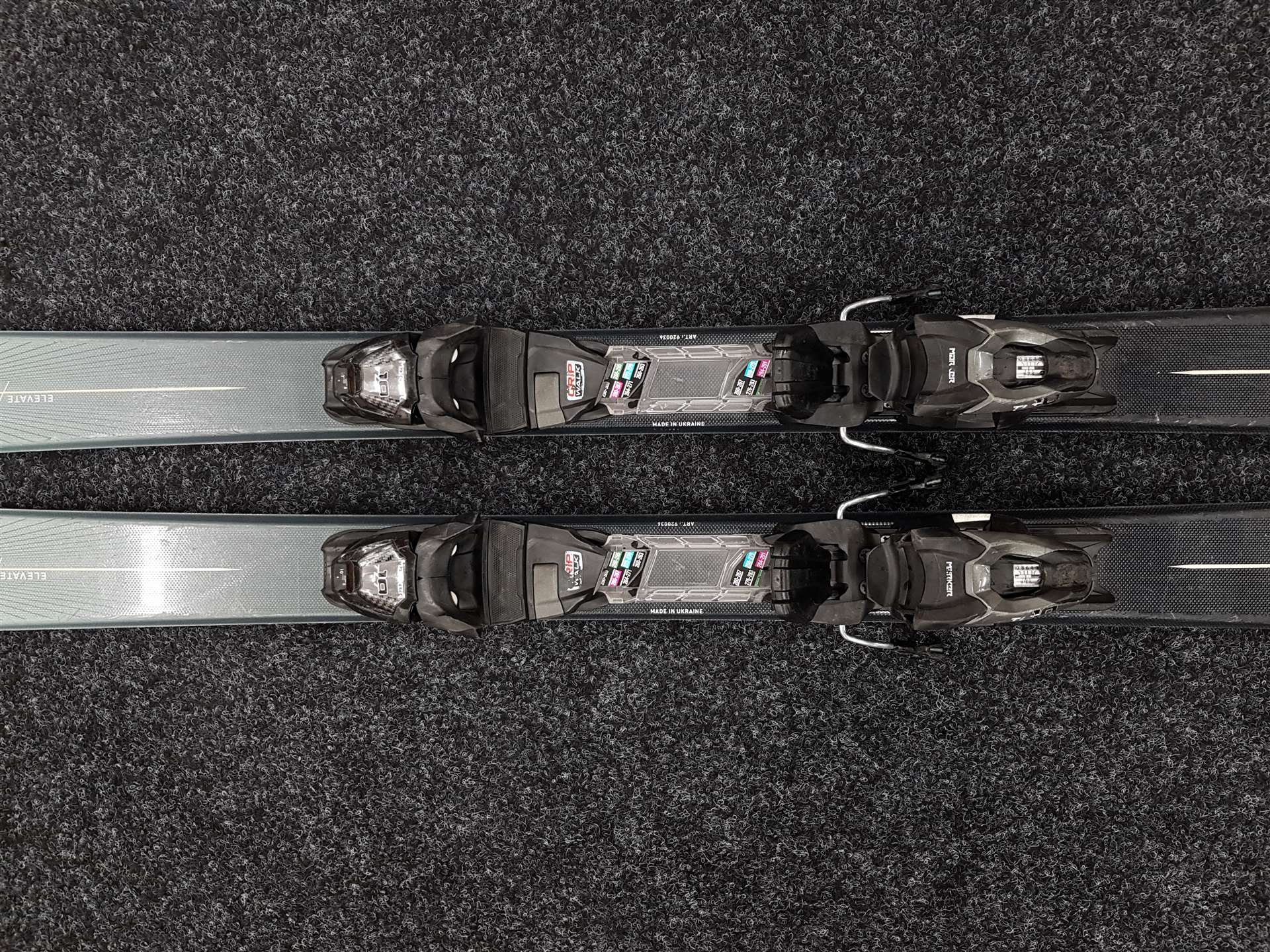 Gebrauchte BLIZZARD Elevate Skier + Marker 10 TLT Bindungen
