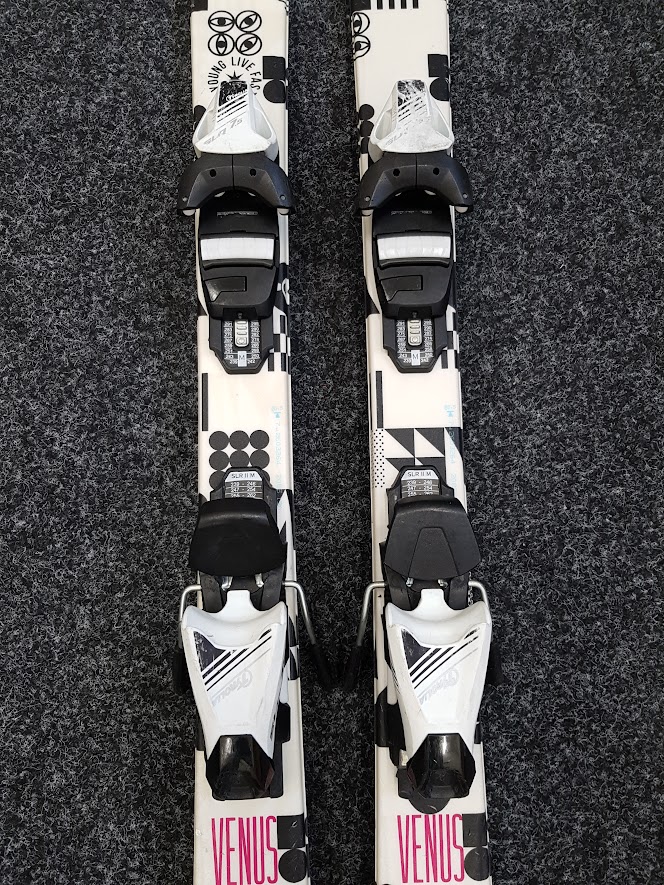 Gebrauchte SPORTEN Venus Ski + Tyrolia SLR 7.5 Bindungen