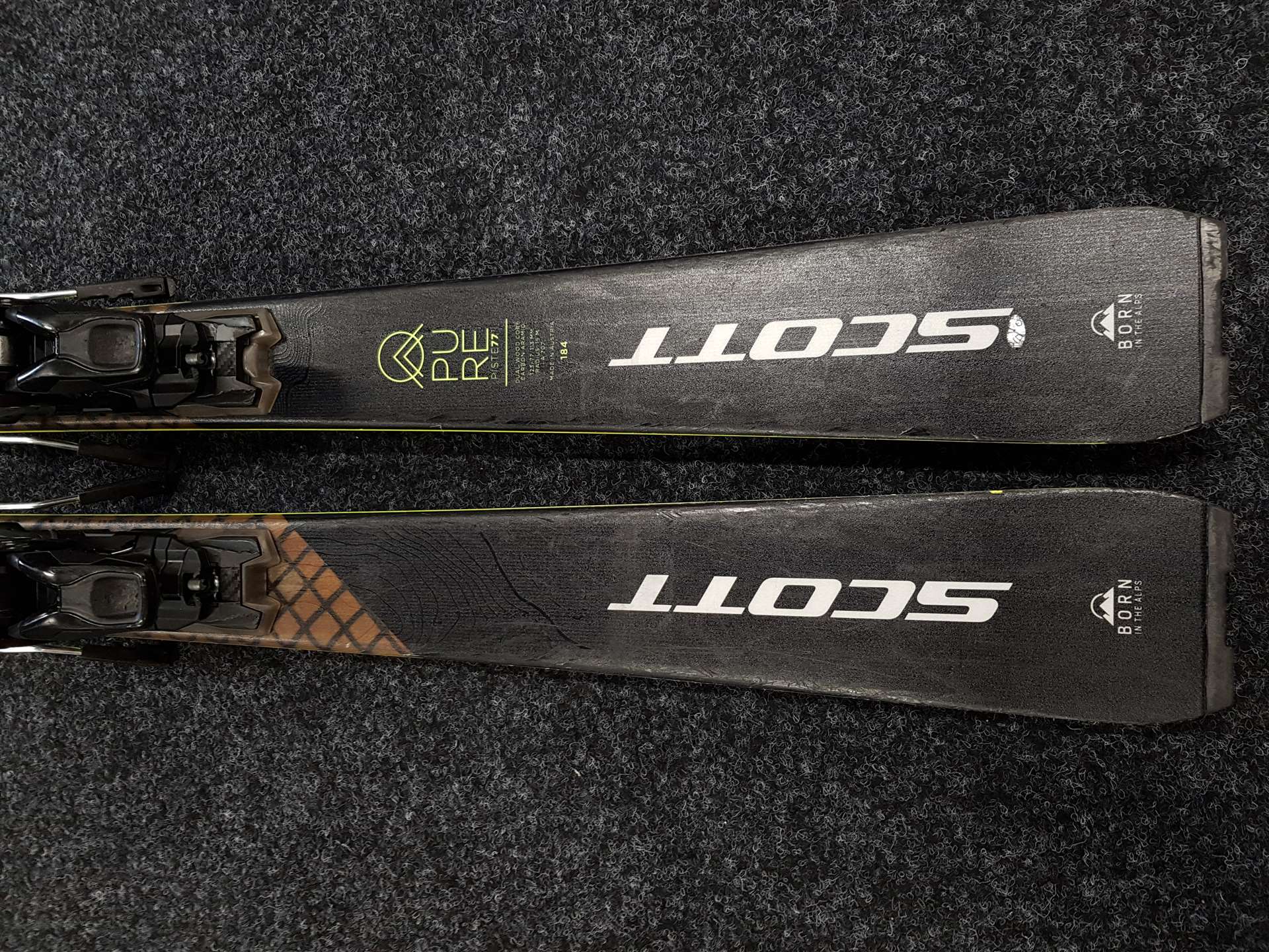 Použité lyže SCOTT Pure Piste 77 + vázání Salomon MC11