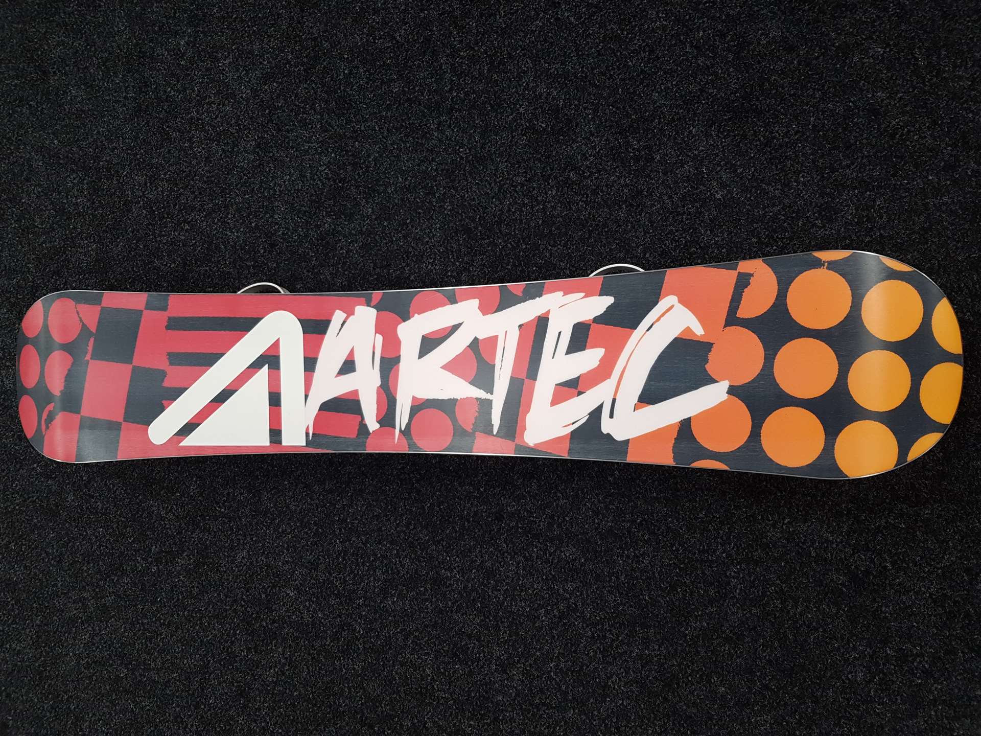 Použitý snowboard ARTEC Nima Jalali + vázání Head velikost S