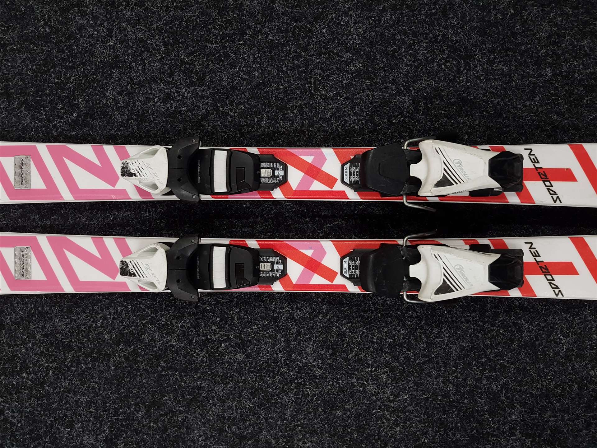 Gebrauchte Kinderskier SPORTEN Street + Tyrolia SLR 7.5 Bindungen