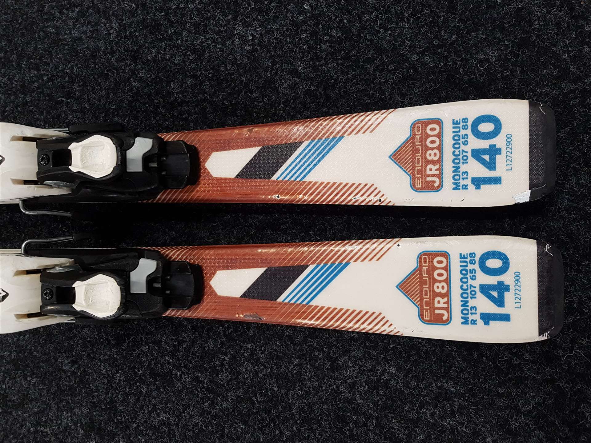 Použité lyže SALOMON Enduro Jr. + vázání Salomon 7.0