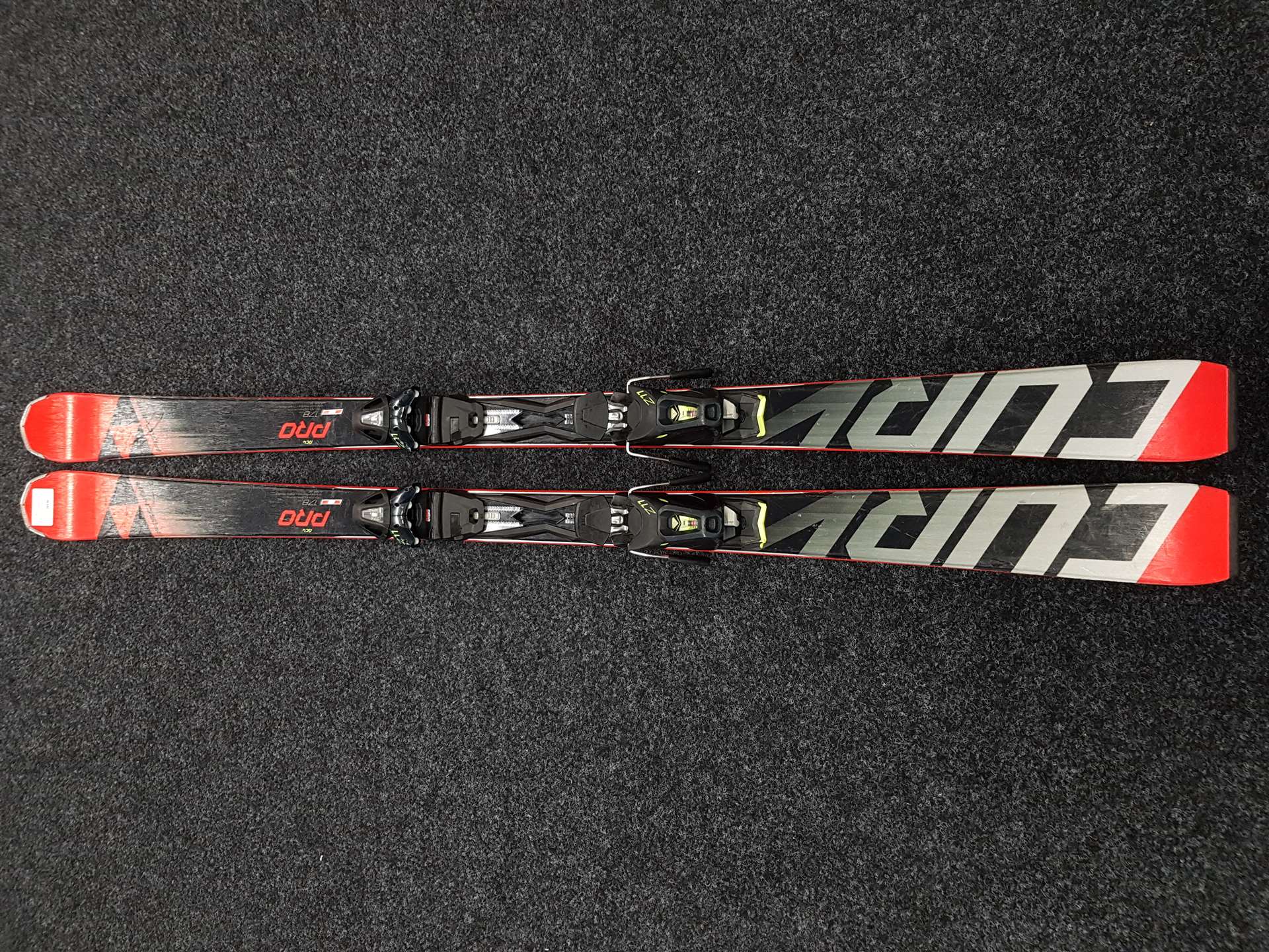 Używane narty FISCHER Curv Pro + wiązania Fischer Z11