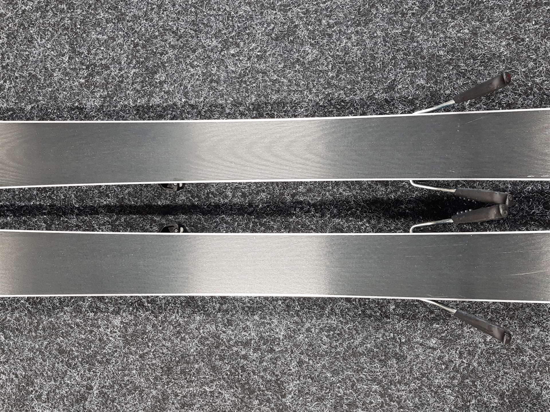 Gebrauchte ELAN Maxx Ski + Elan Easy Step-In 7.5 Bindungen
