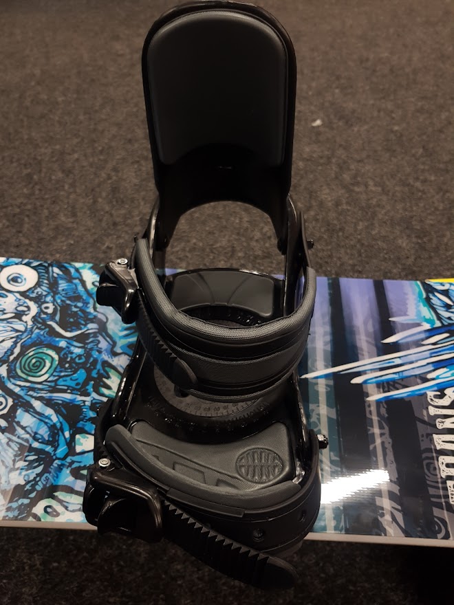 Gebrauchtes Trans Pirate Snowboard + Nidus Soft Pro Bindung, Größe M