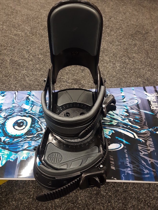 Gebrauchtes Trans Pirate Snowboard + Nidus Soft Pro Bindung, Größe M