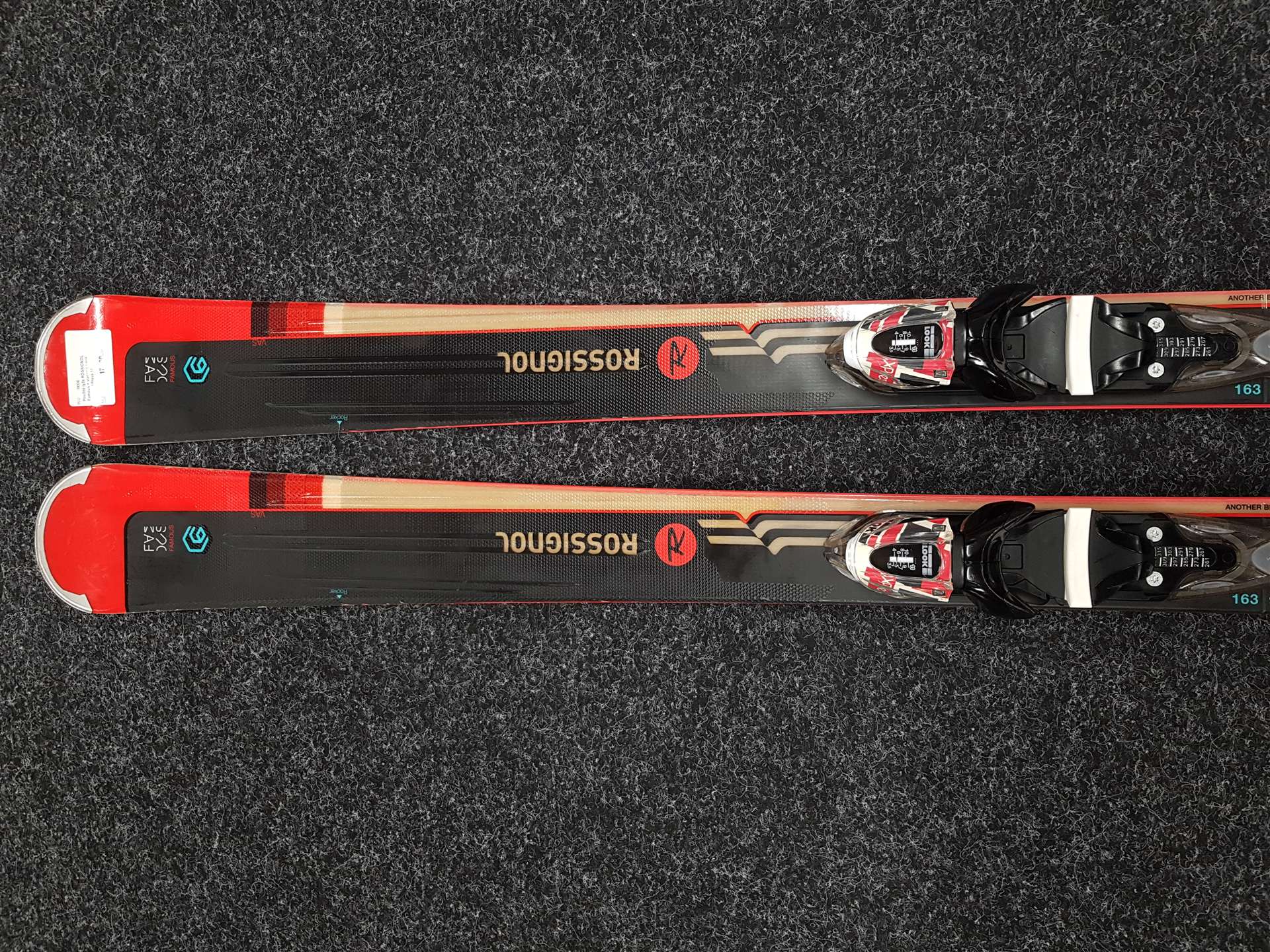 Gebrauchte ROSSIGNOL Famous Ski + Look XPress 11 Bindungen