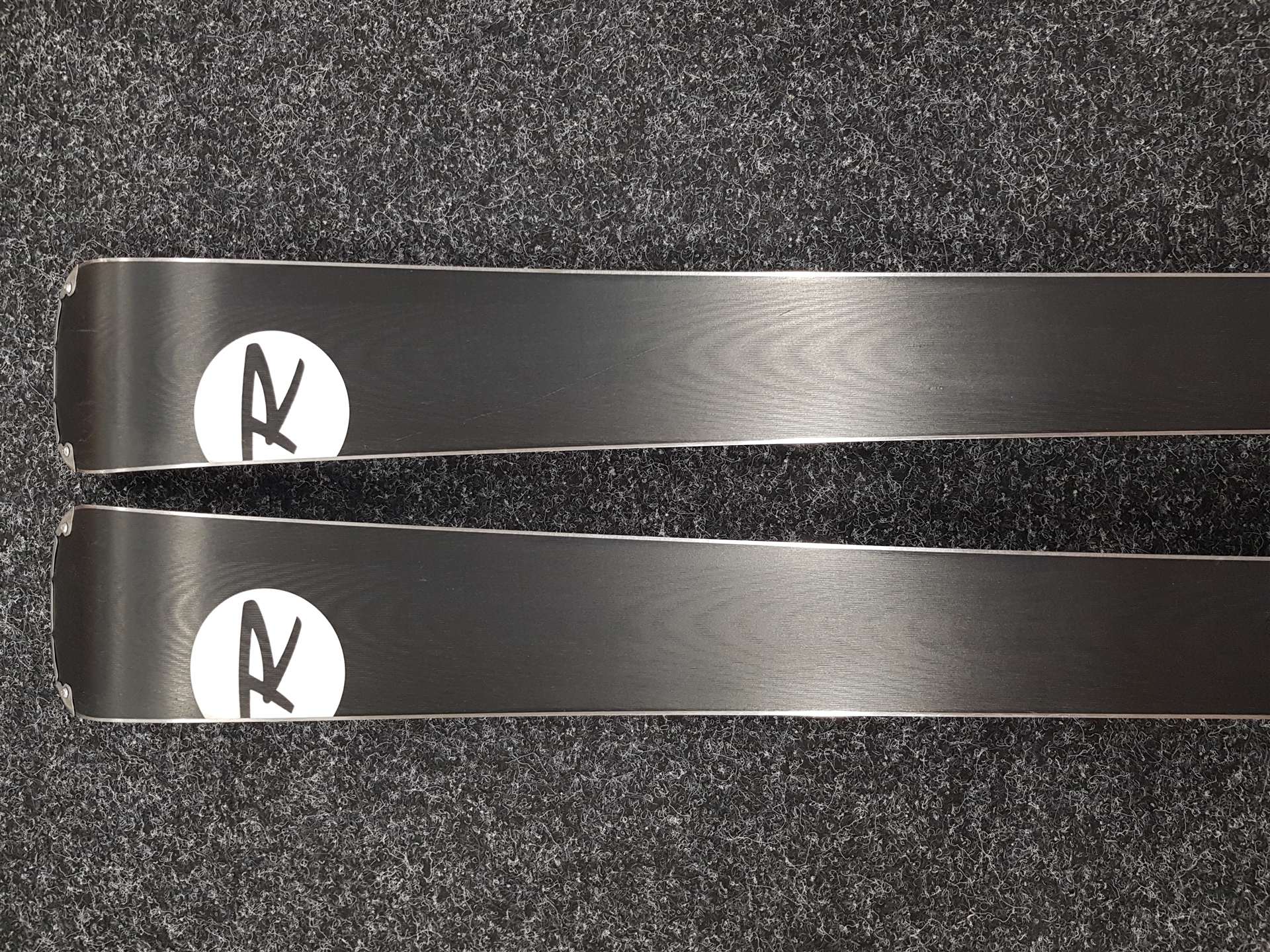 Gebrauchte ROSSIGNOL Famous Ski + Look XPress 11 Bindungen