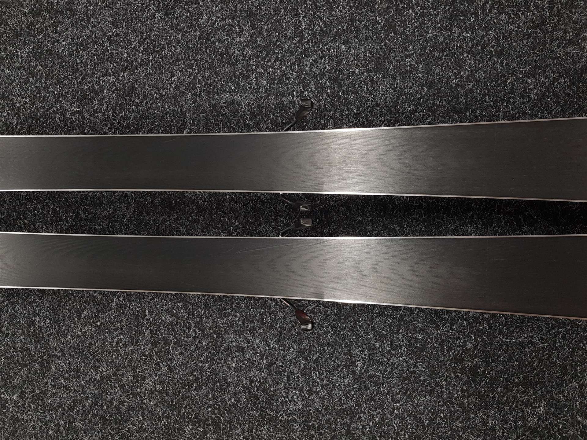 Gebrauchte ROSSIGNOL Famous Ski + Look XPress 11 Bindungen