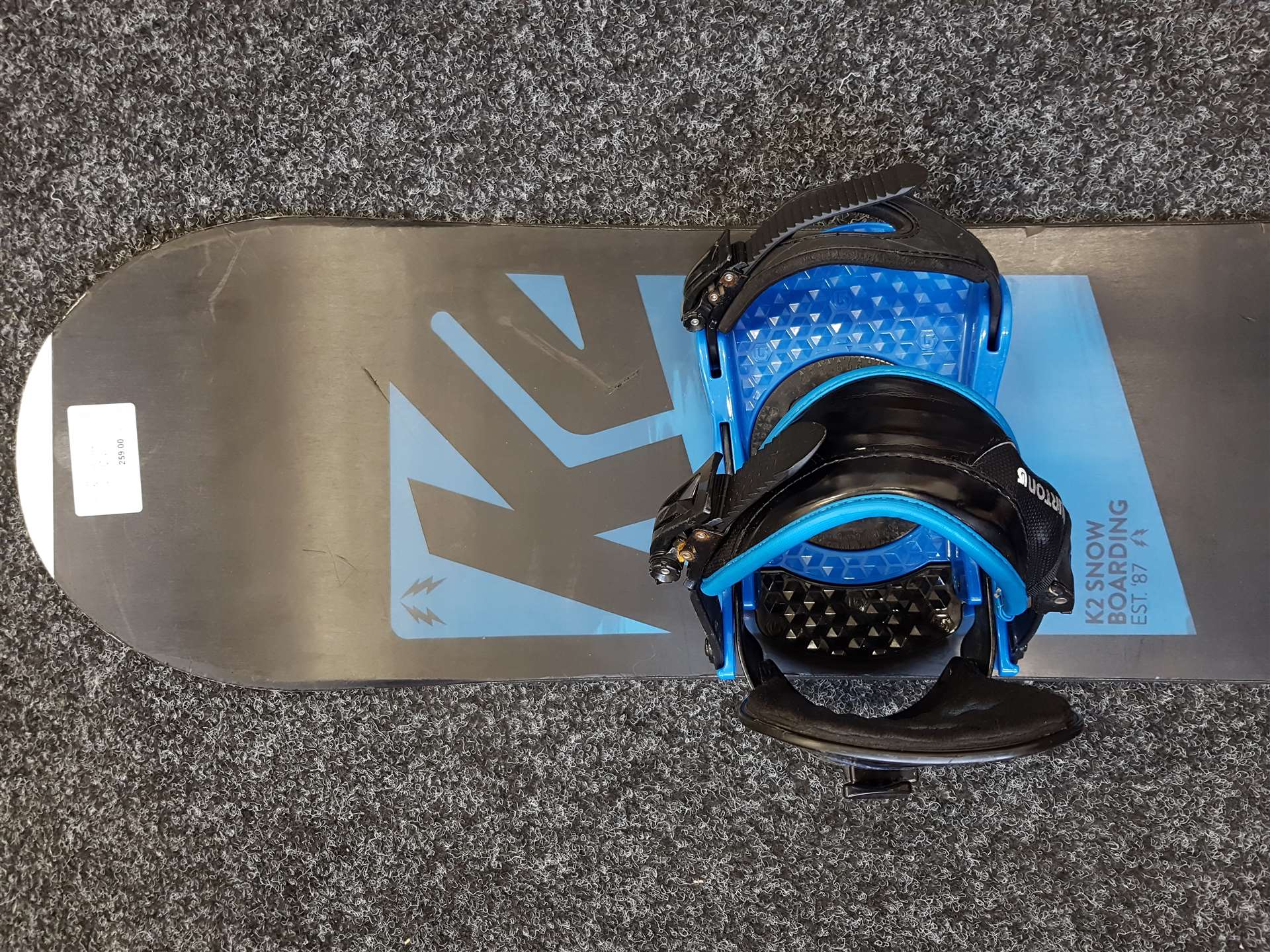 Použitý snowboard K2 Snow Boarding + vázání Burton velikost S
