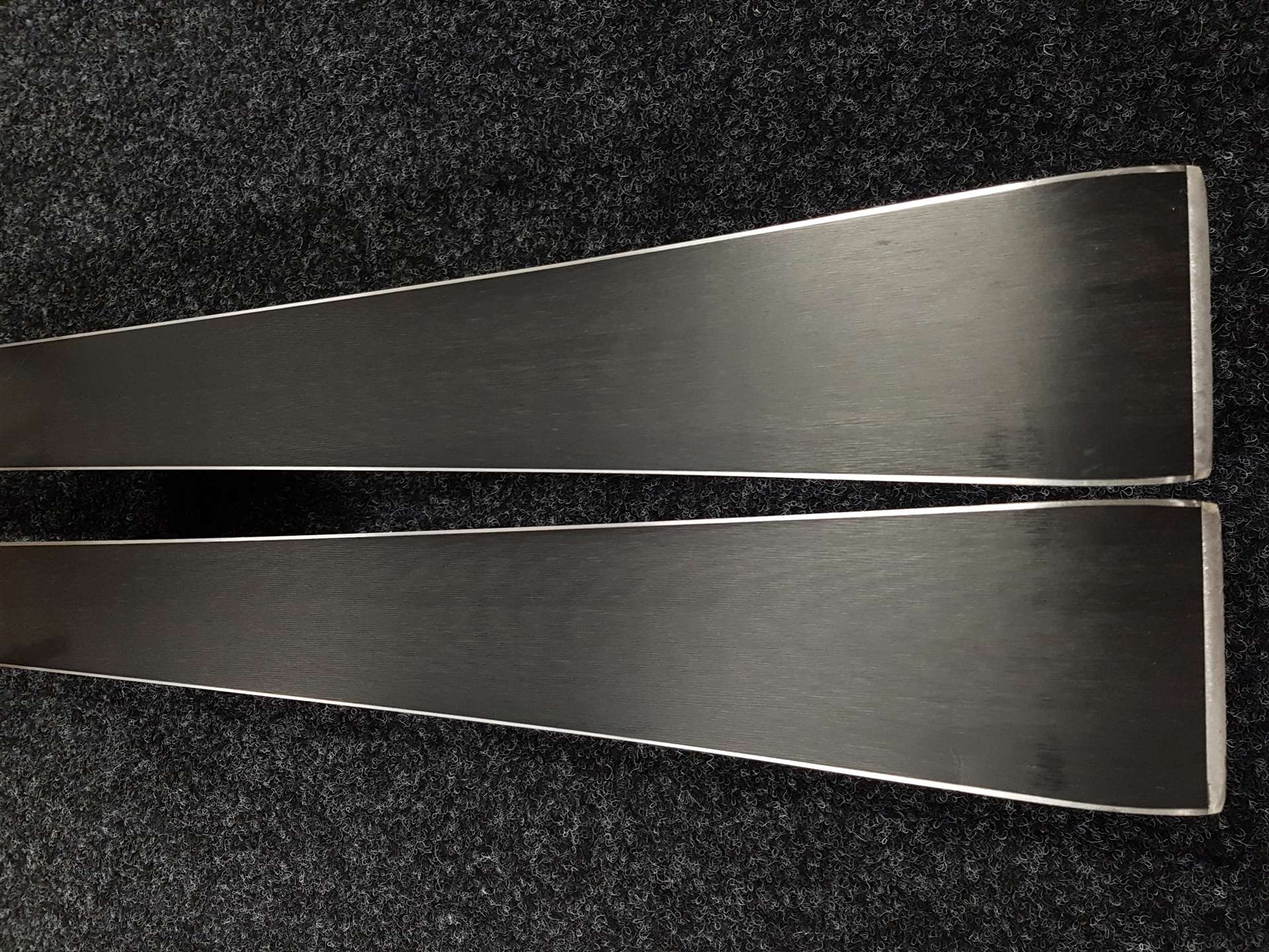 Použité lyže HEAD e-SPEED + vázání Head Freeflex 14