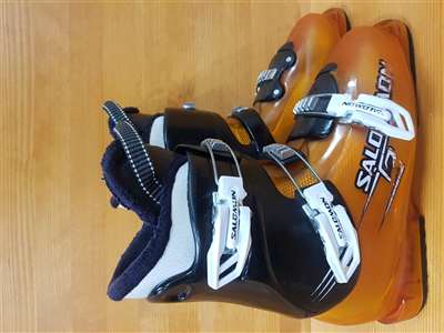 Clăpari de schi SALOMON T3 second-hand