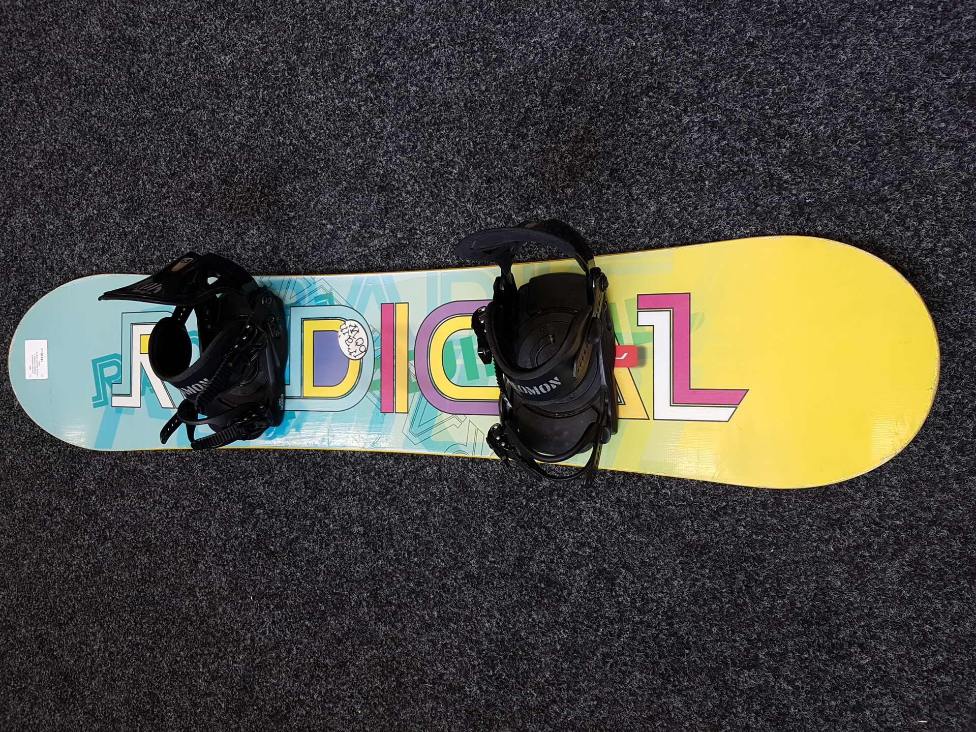 Použitý snowboard RADICAL Rainbow + vázání Salomon velikost S/XS