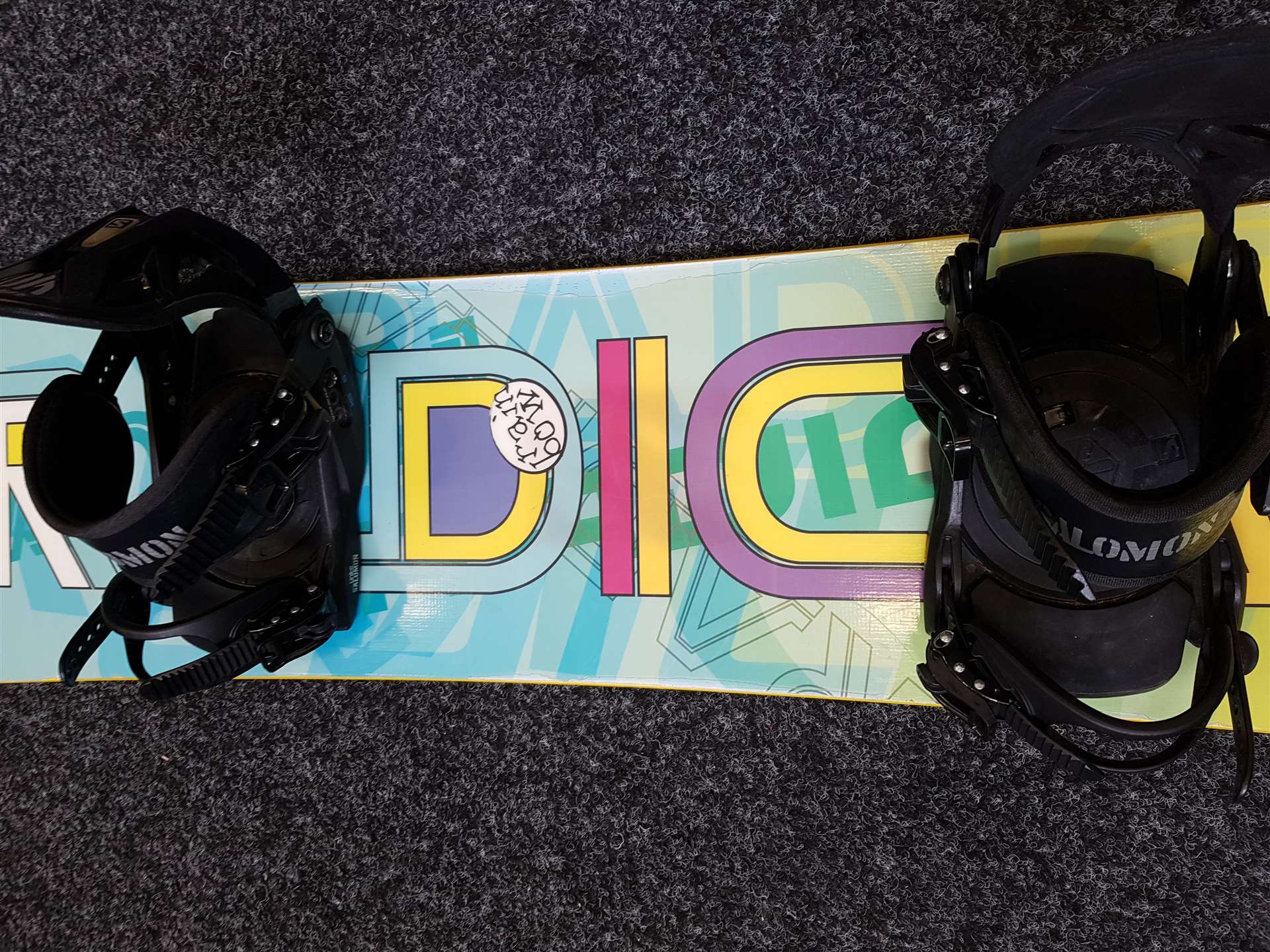 Použitý snowboard RADICAL Rainbow + vázání Salomon velikost S/XS