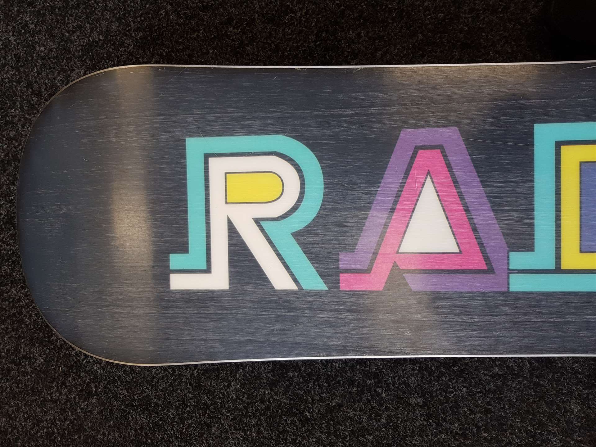 Použitý snowboard RADICAL Rainbow + vázání Salomon velikost S/XS