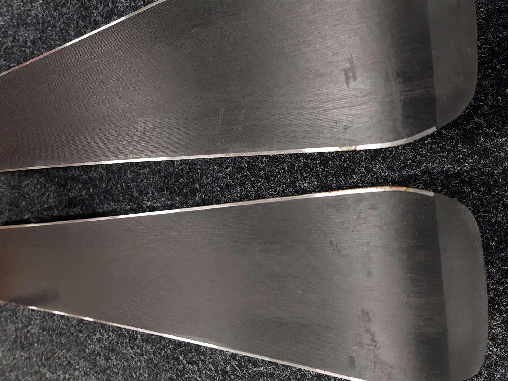 Sci HEAD V4 usati + attacchi Tyrolia PR 10