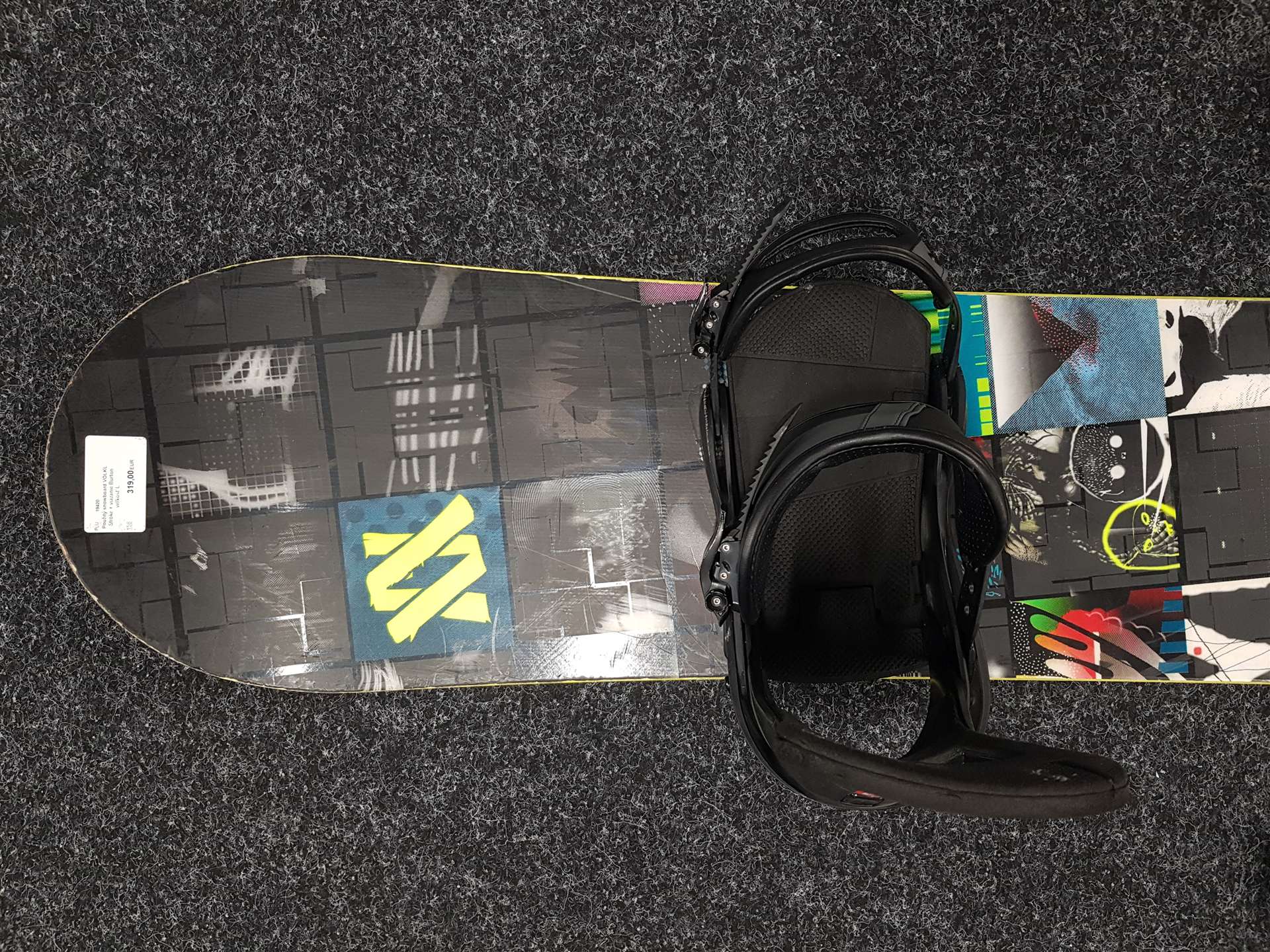 Gebrauchtes VOLKL Stroke Snowboard + Burton Bindungen Größe L