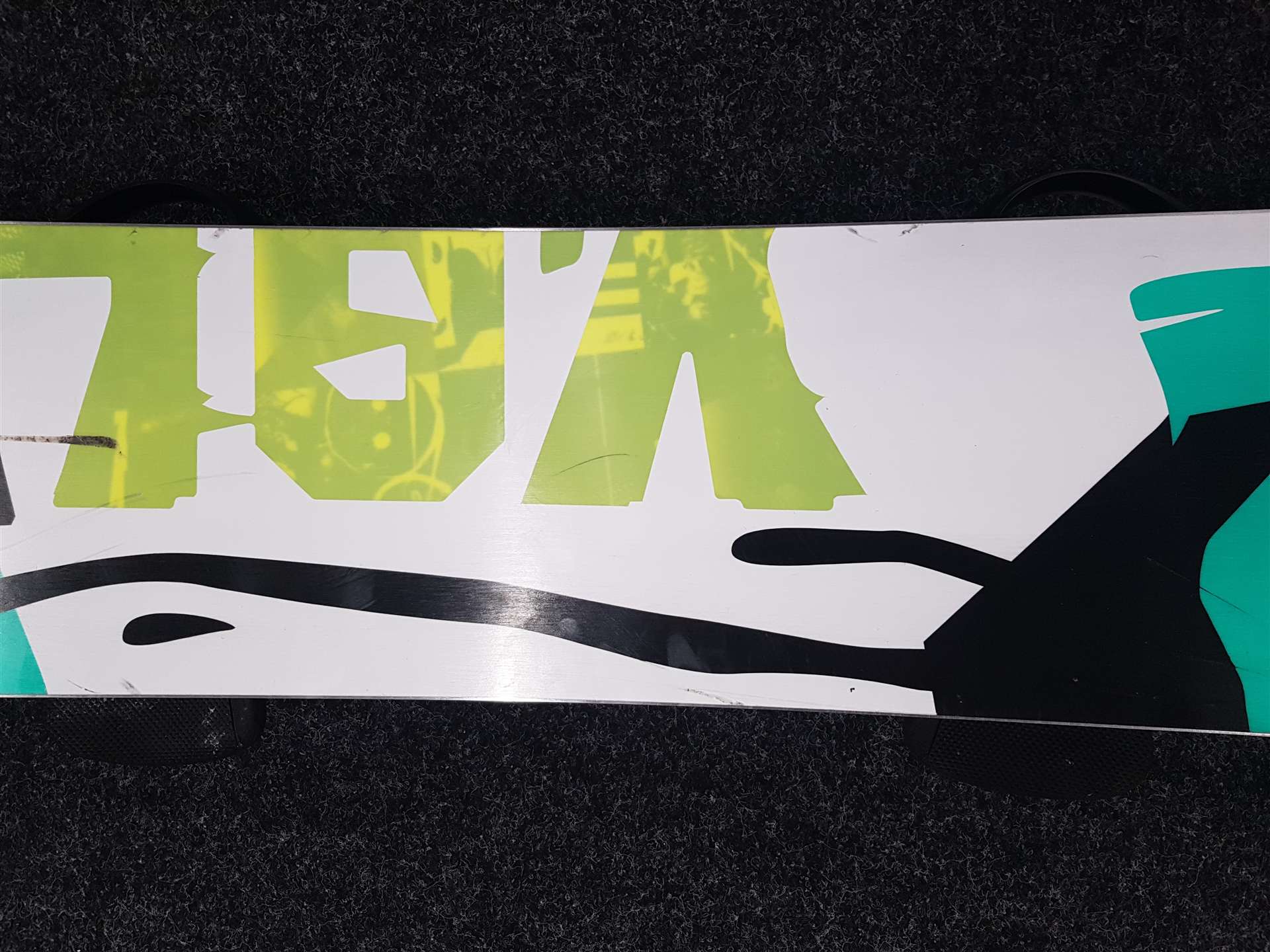 Gebrauchtes VOLKL Stroke Snowboard + Burton Bindungen Größe L